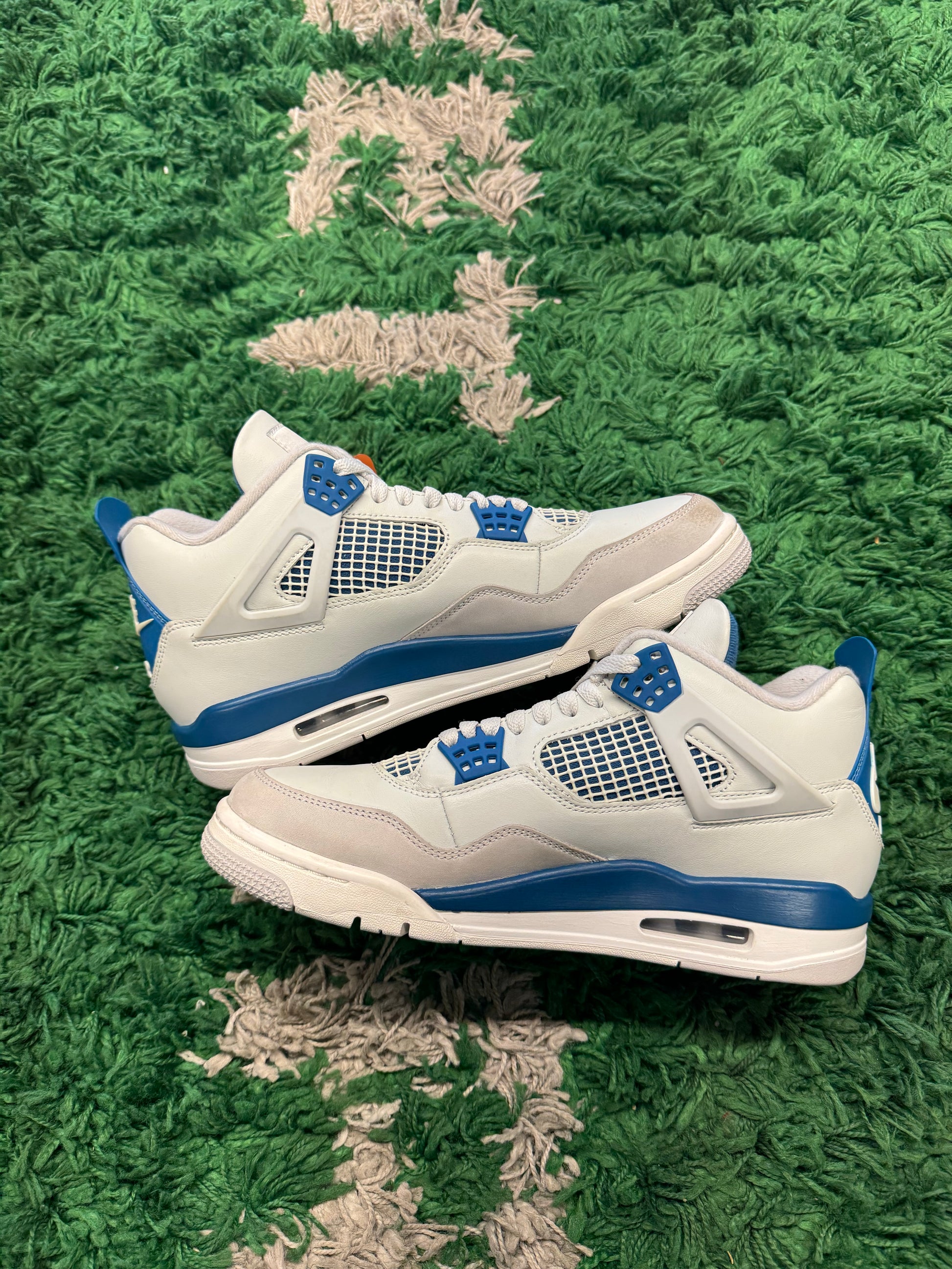 Jordan 4 Retro Military Blue (2024)