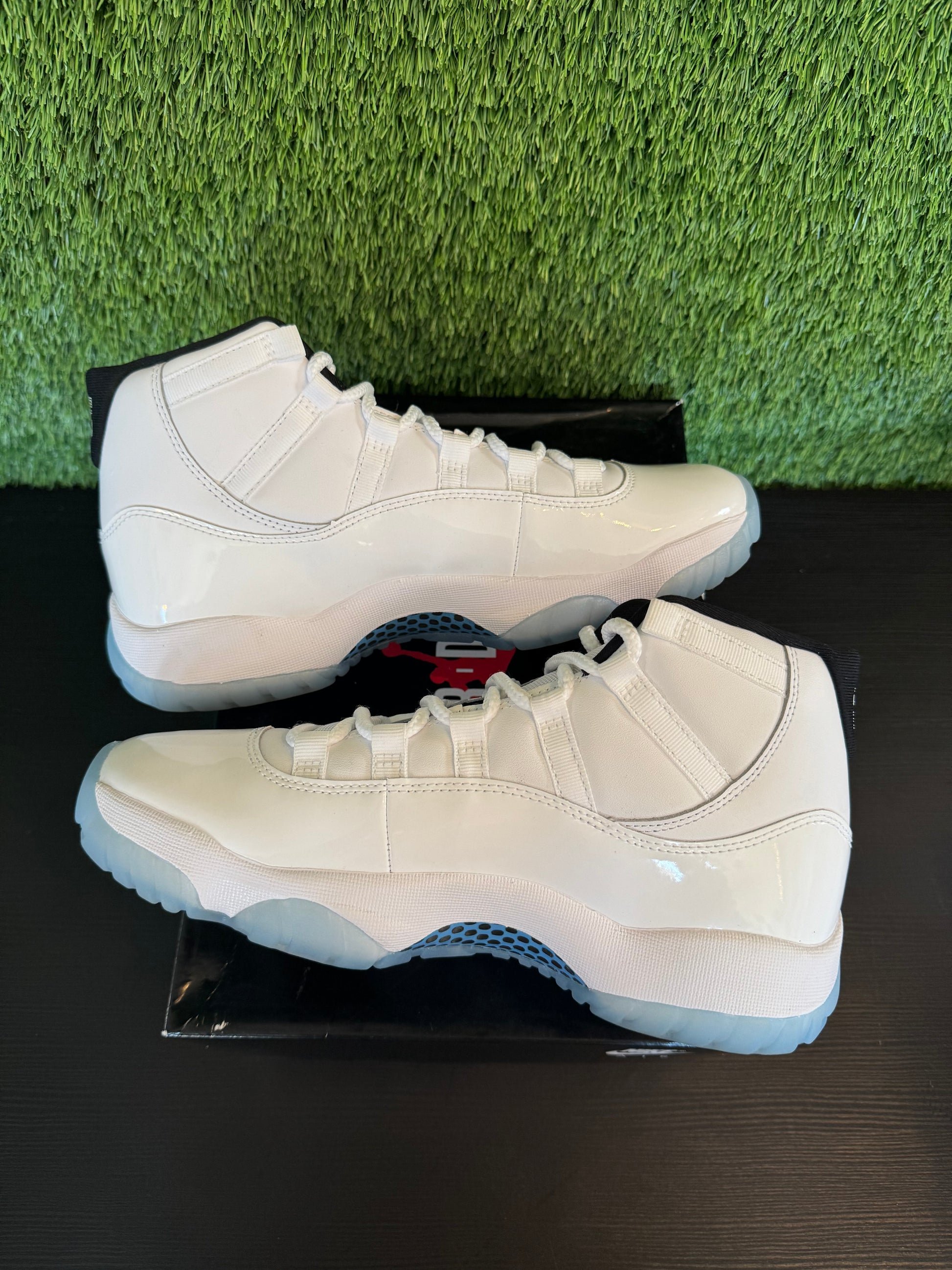 Jordan 11 Retro Legend Blue (2024)
