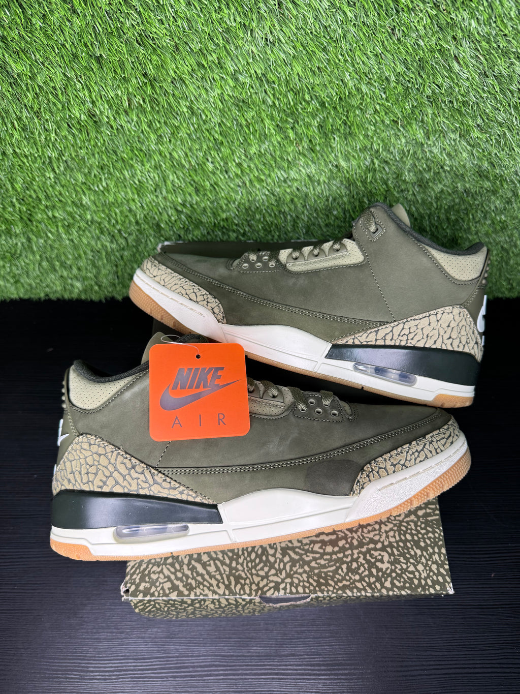 Jordan 3 Family affairs