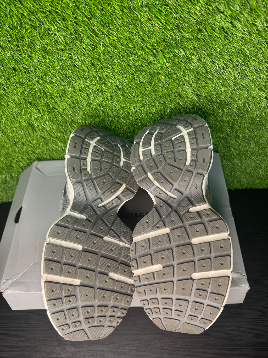 Balenciaga 3XL WHITE GREY RED