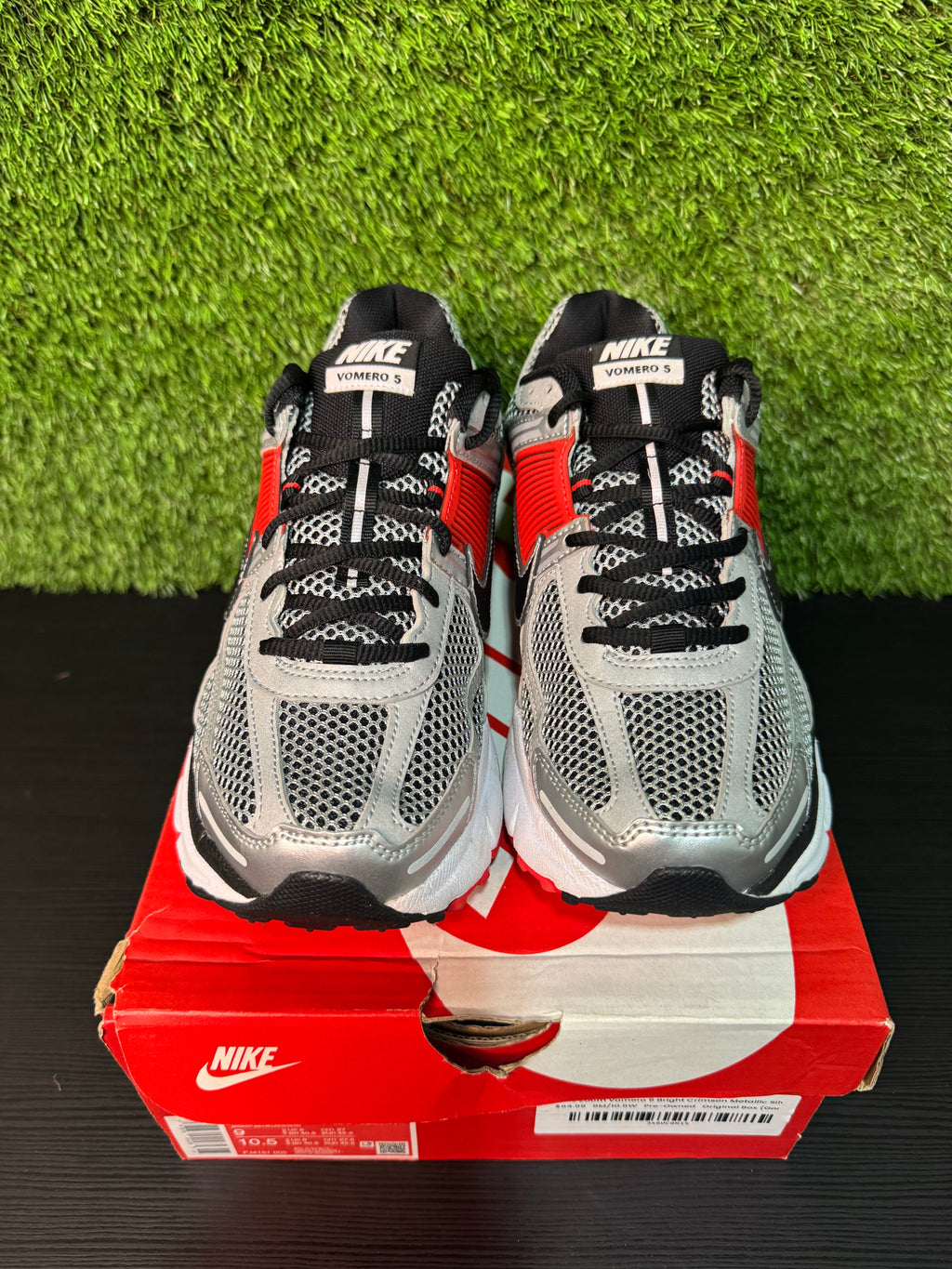 Nike zoom vomero 5 metallic university red