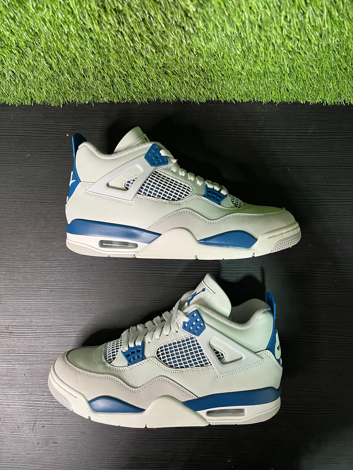 Jordan 4 Retro Military Blue (2024)