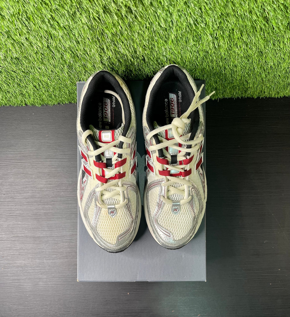 New Balance 1906R Silver Crimson