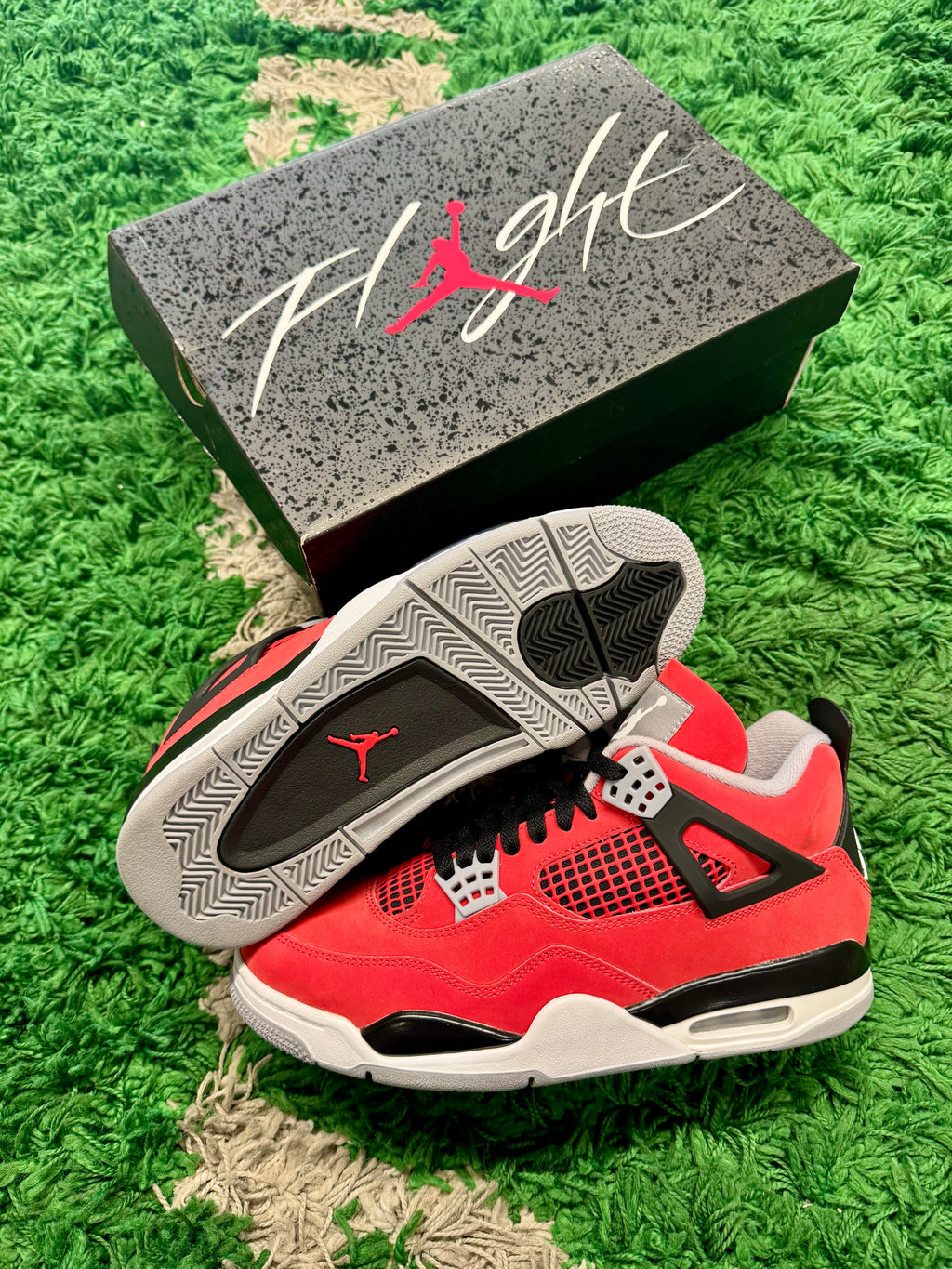 Jordan 4 Retro Toro Bravo