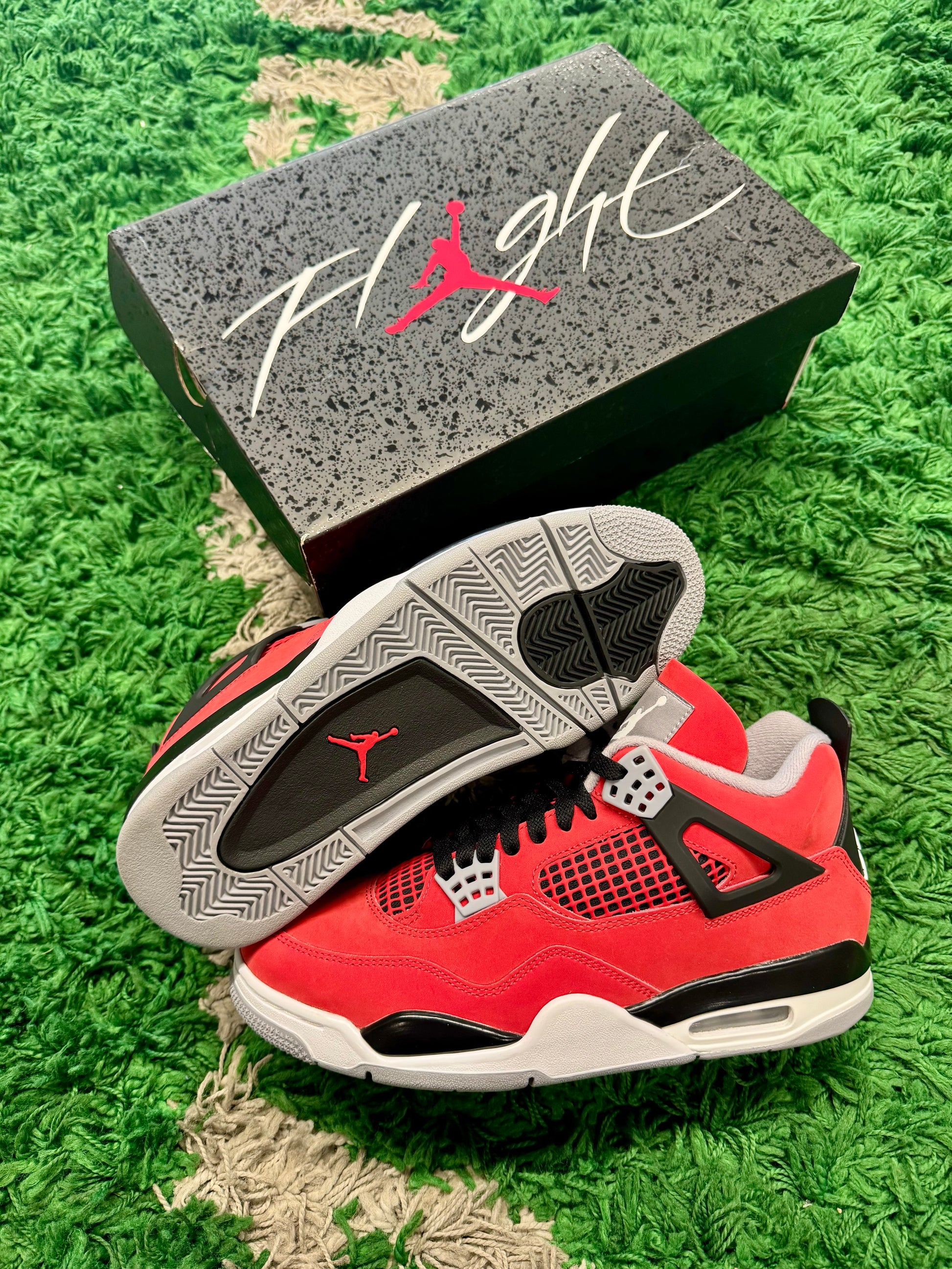 Jordan 4 Retro Toro Bravo