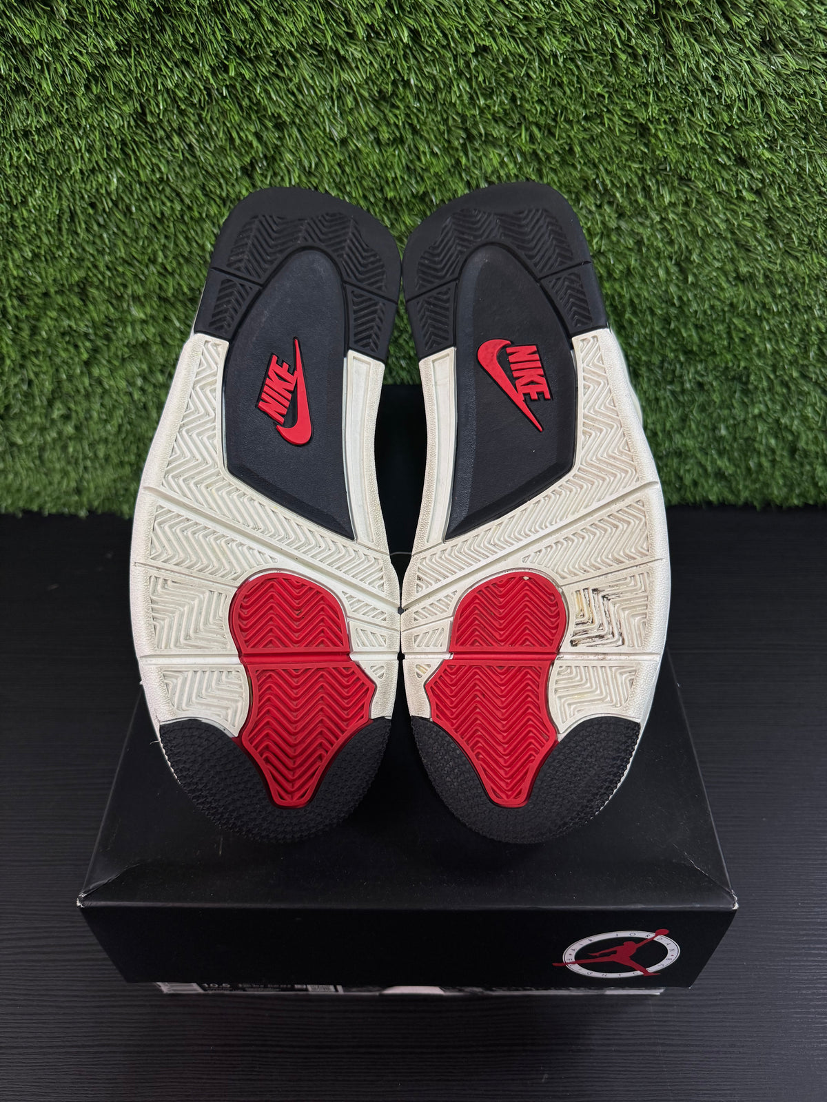 Jordan 4 Retro Flight Club