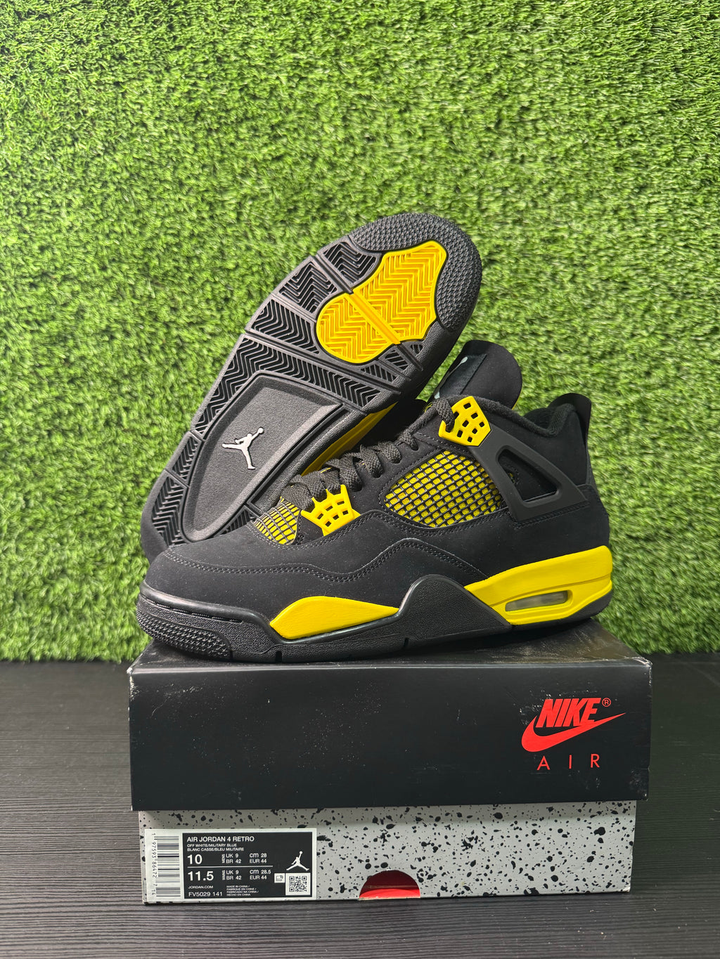 Jordan 4 Retro Thunder (2023)