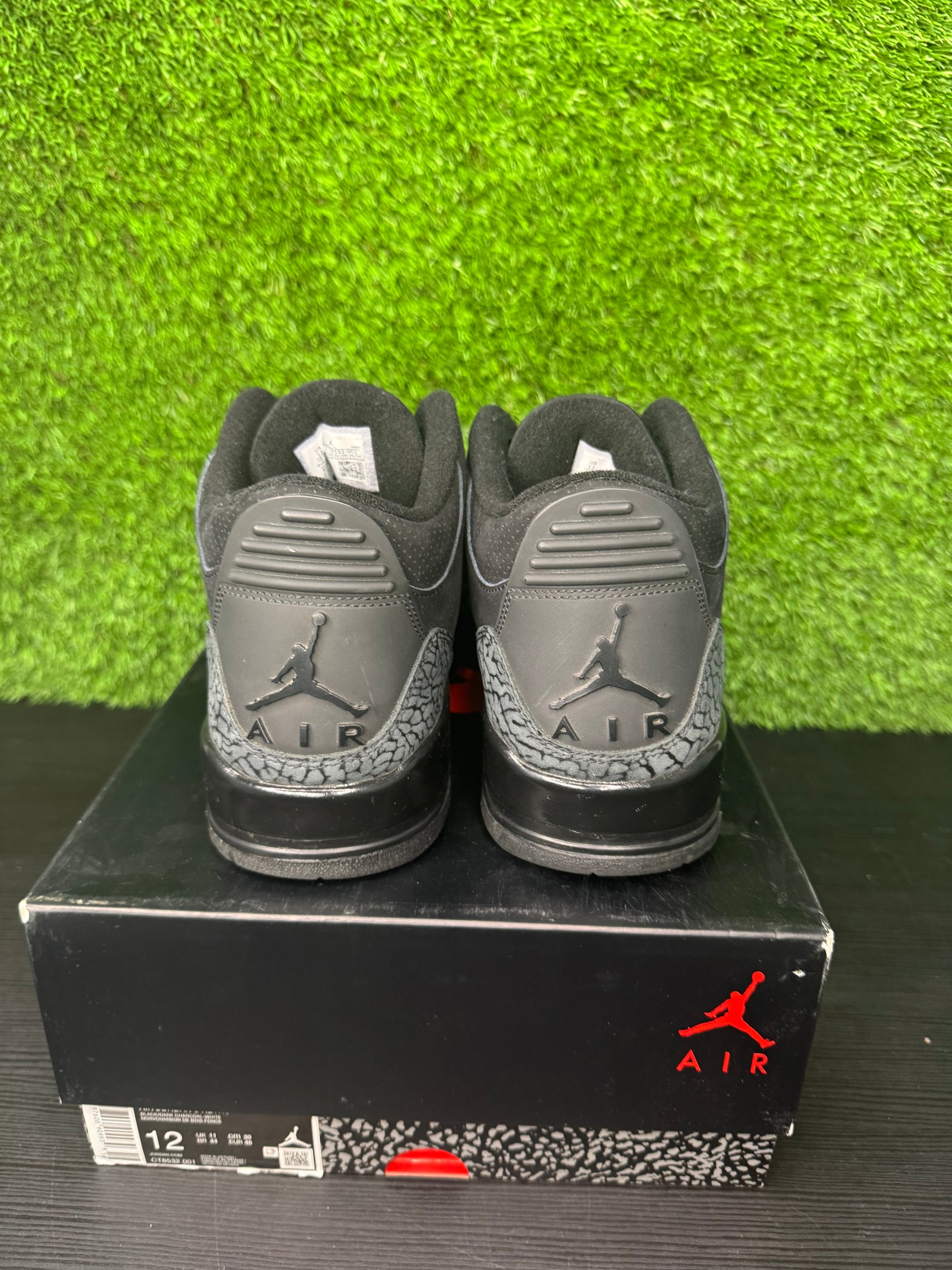 Jordan Retro 3 black cat