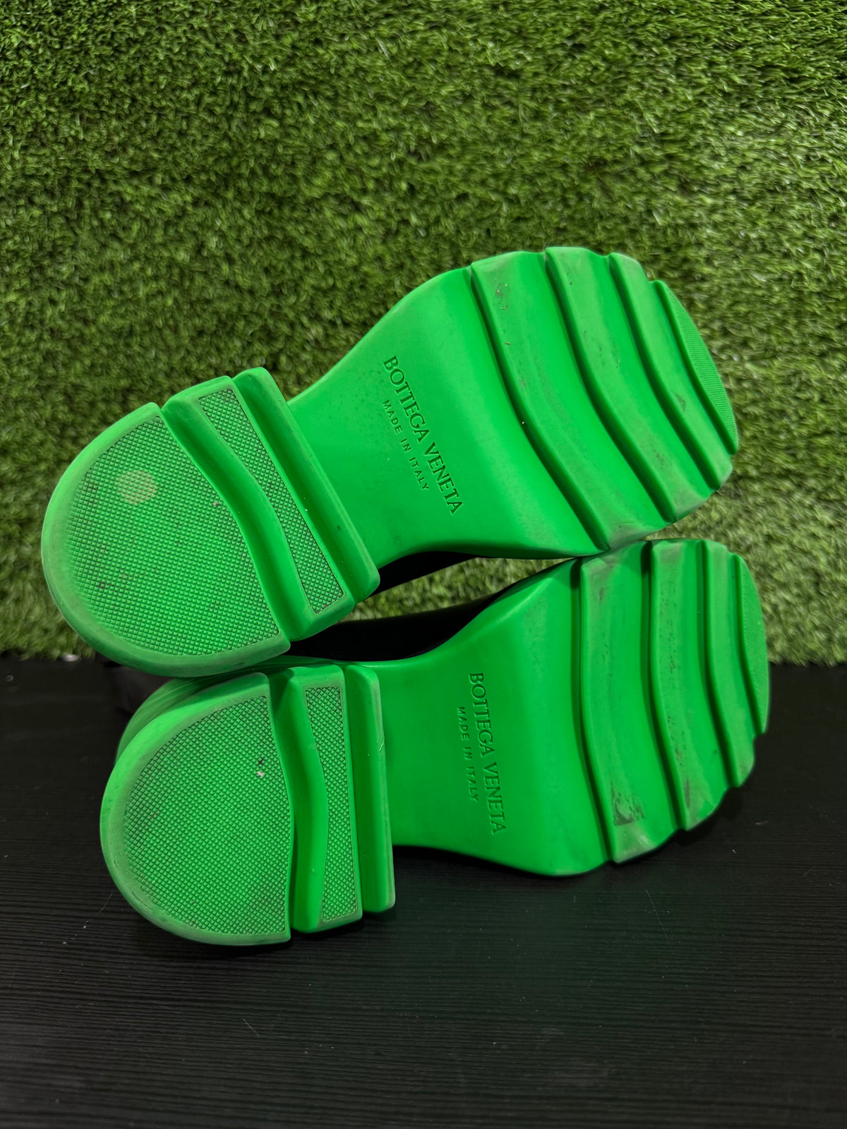 Bottega Veneta Chelsea Boot Black/Green