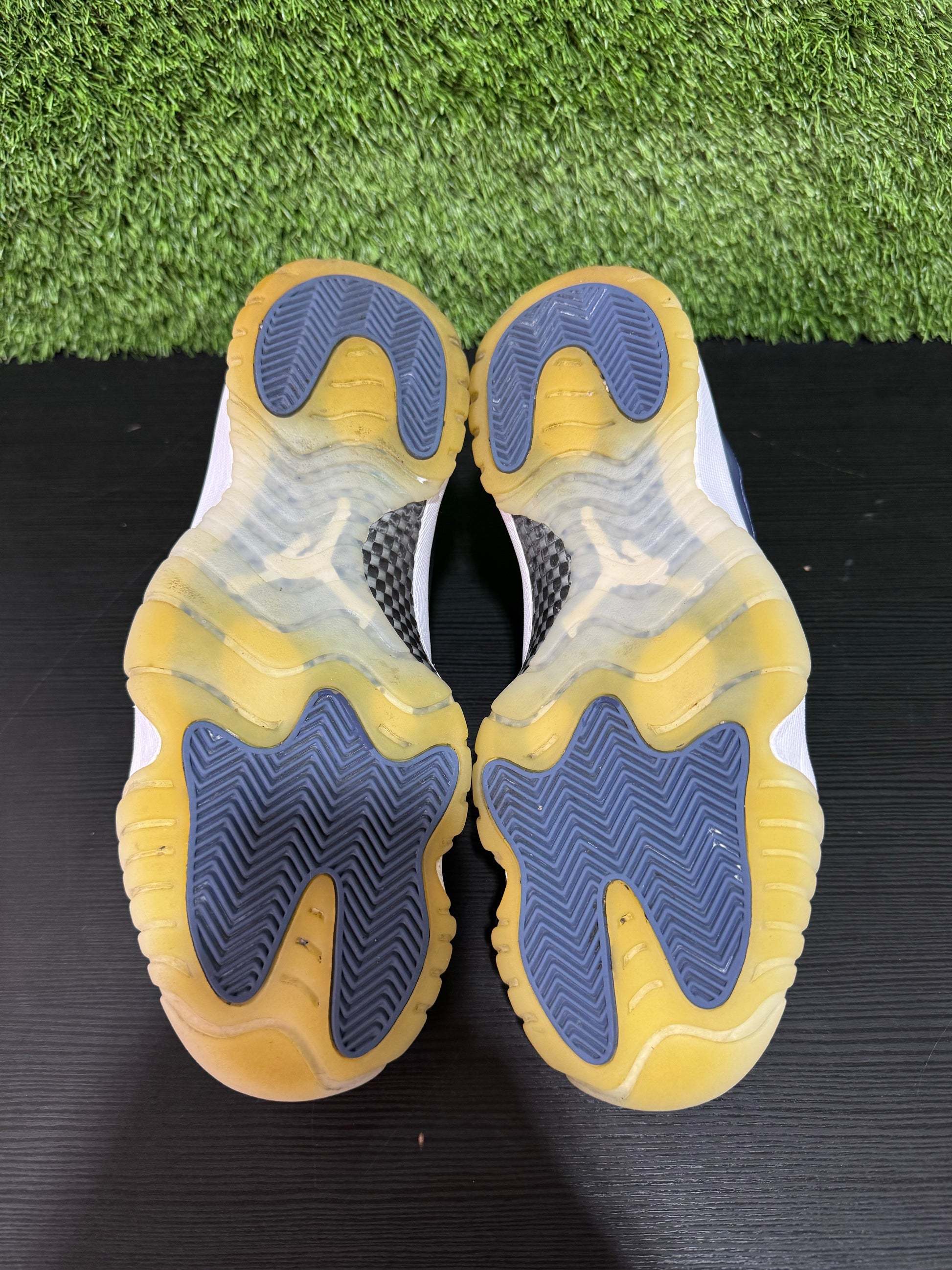 Jordan 11 Retro Low Diffused Blue