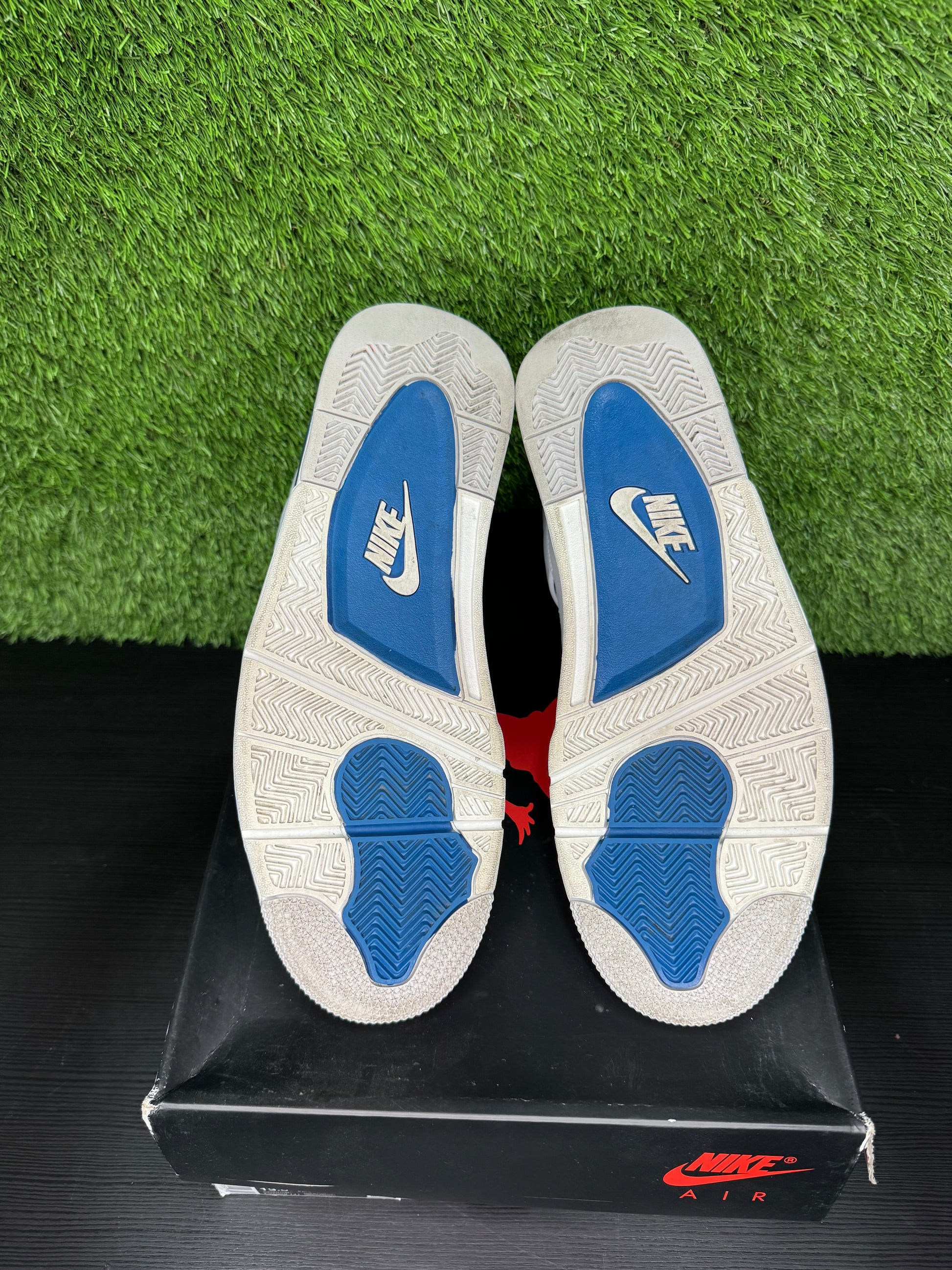 Jordan Retro 4 Military Blue