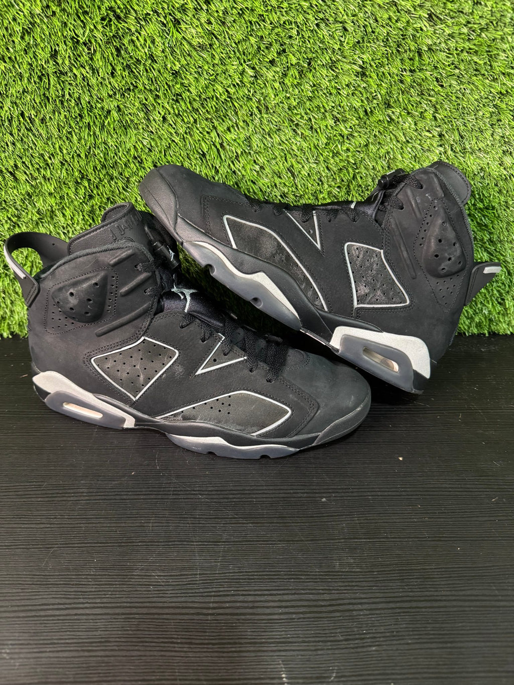Jordan 6 Retro Cap and Gown
