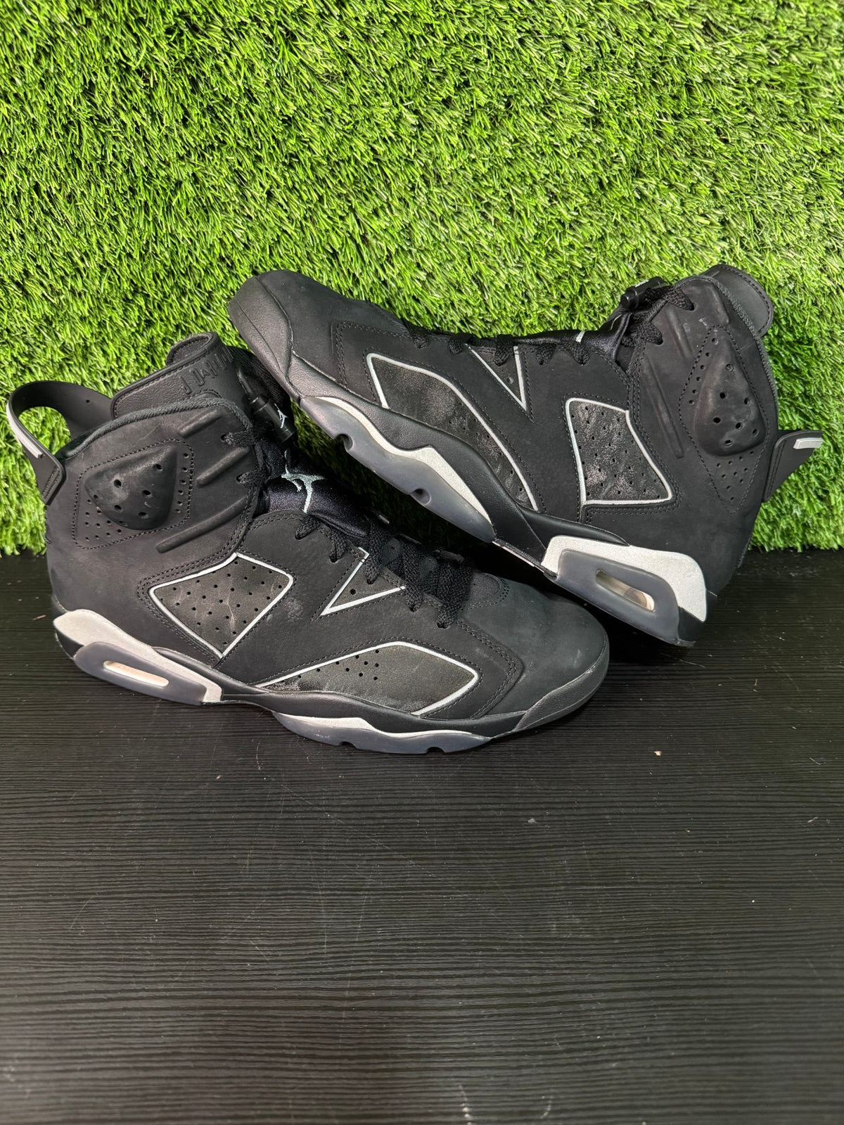 Jordan 6 Retro Cap and Gown