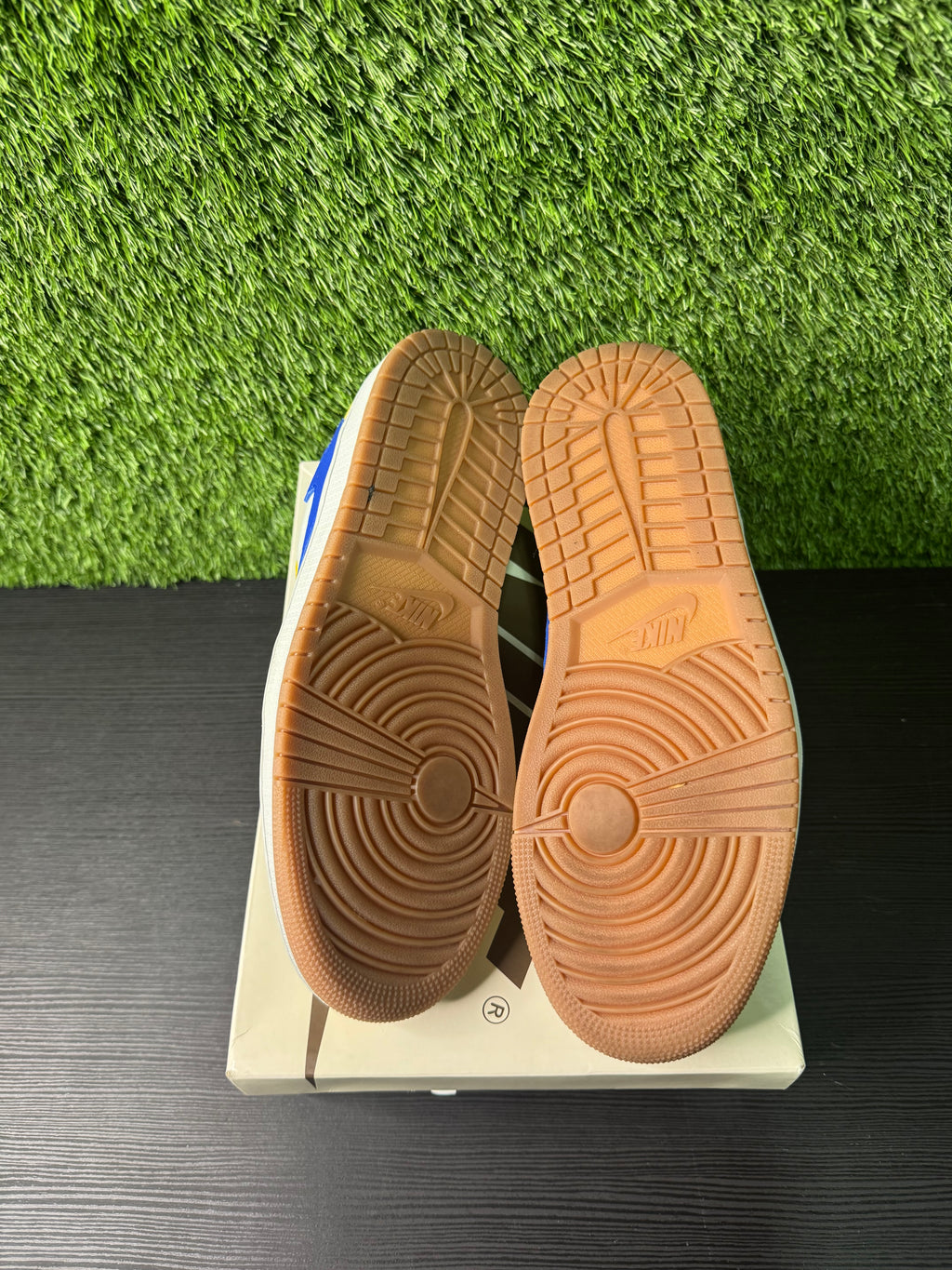 Travis Scott Jordan 1 Low Canary