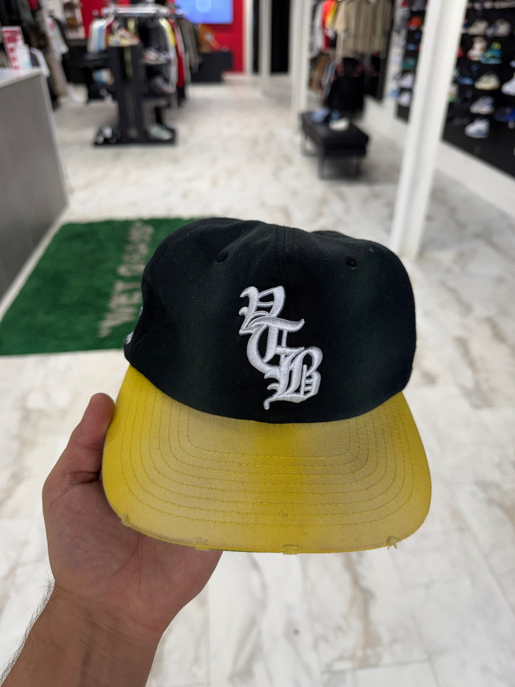 Vertabrae Snapback Black/Yellow
