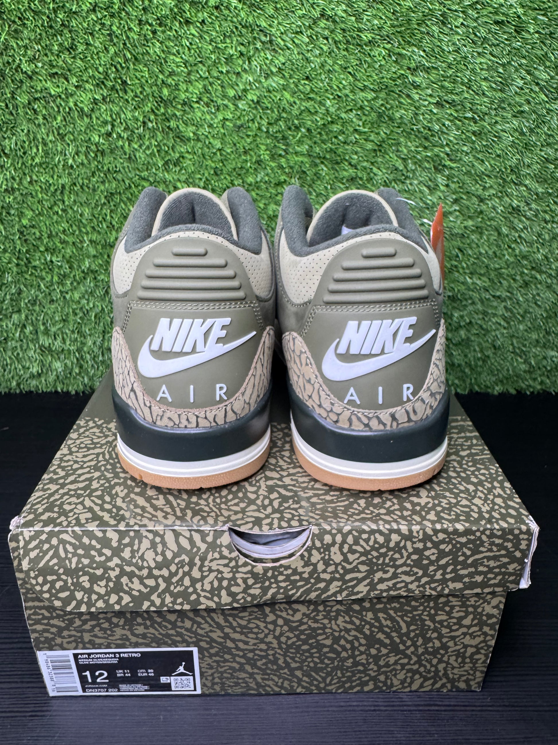 Jordan 3 Family affairs
