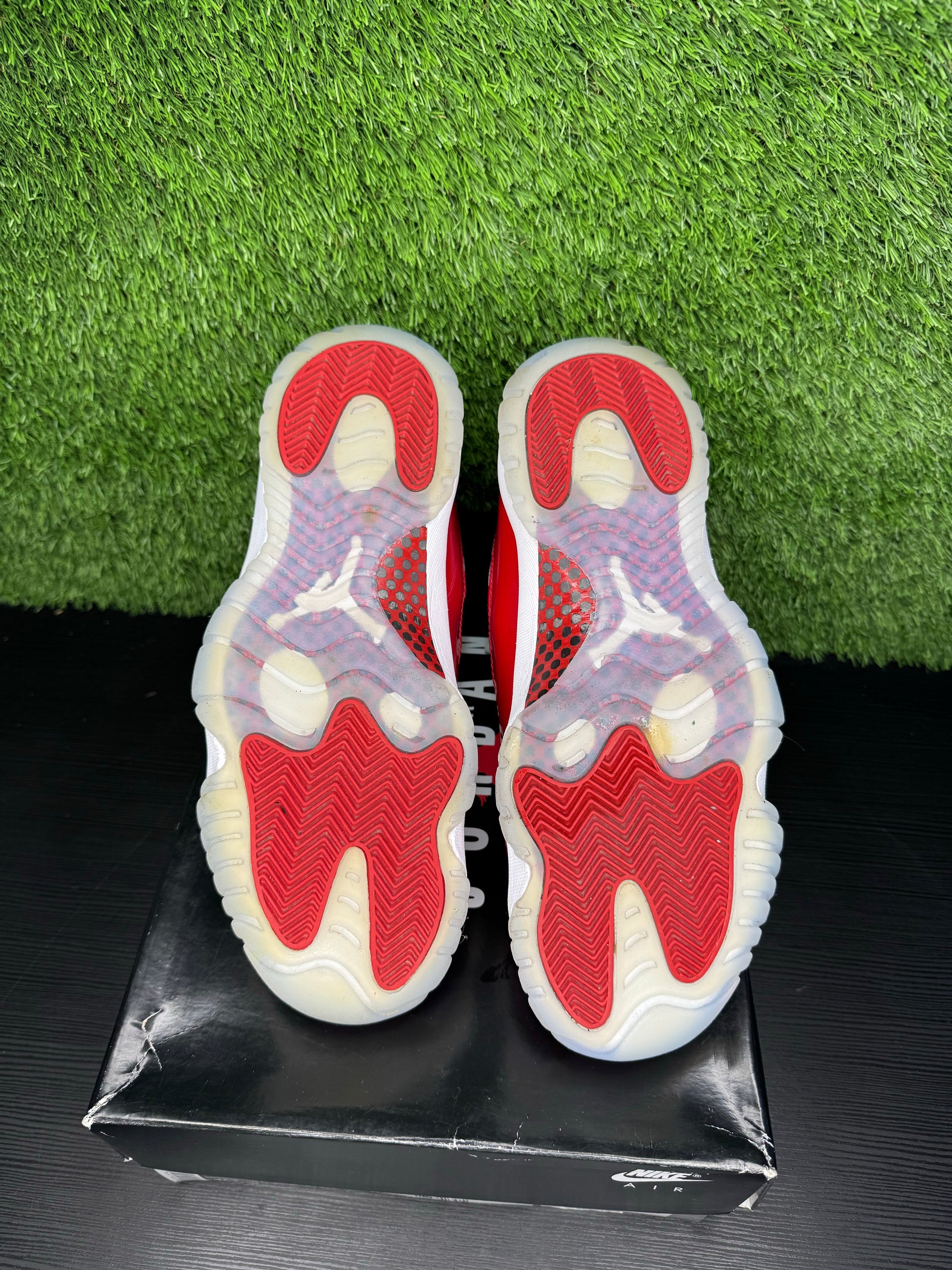 Jordan 11 Retro Cherry (2022)
