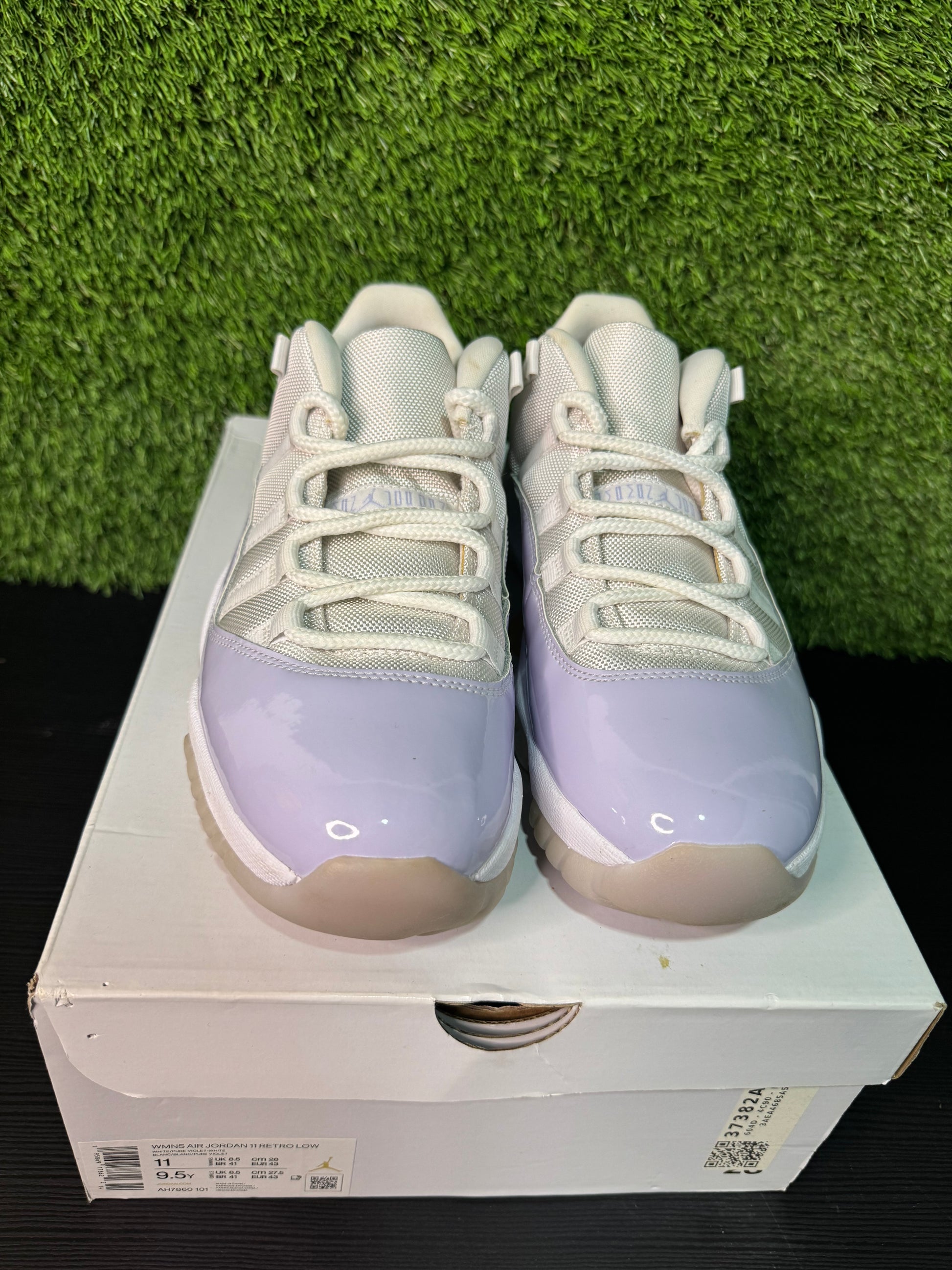 Jordan 11 Retro low Pure violet