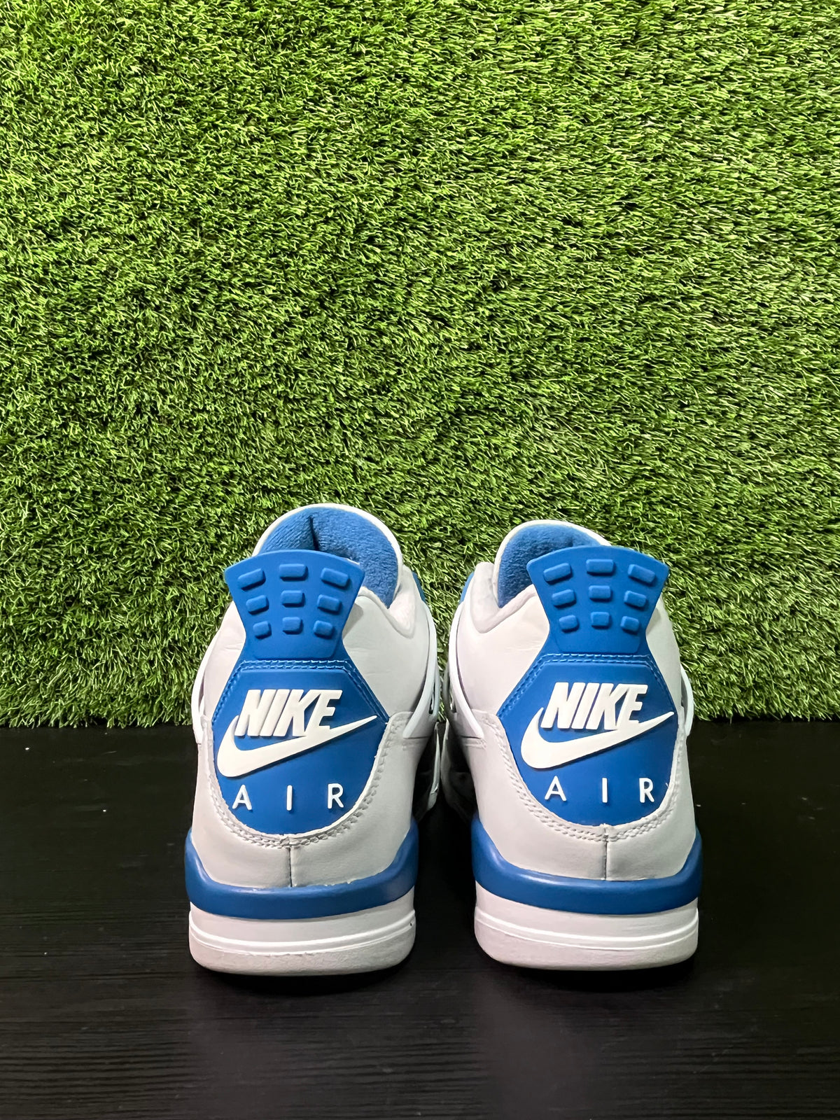 Jordan 4 Retro Military Blue (2024)