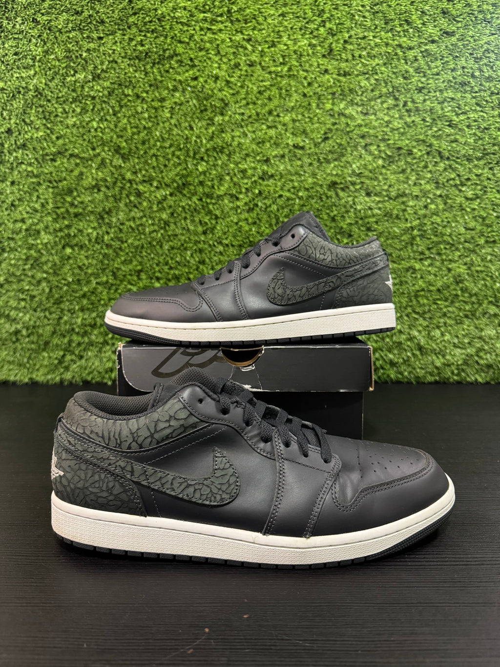 Jordan 1 Low SE Black Elephant