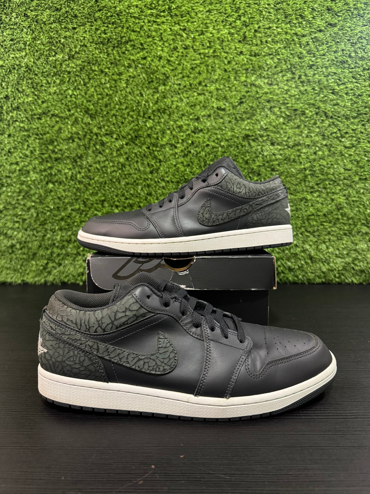Jordan 1 Low SE Black Elephant
