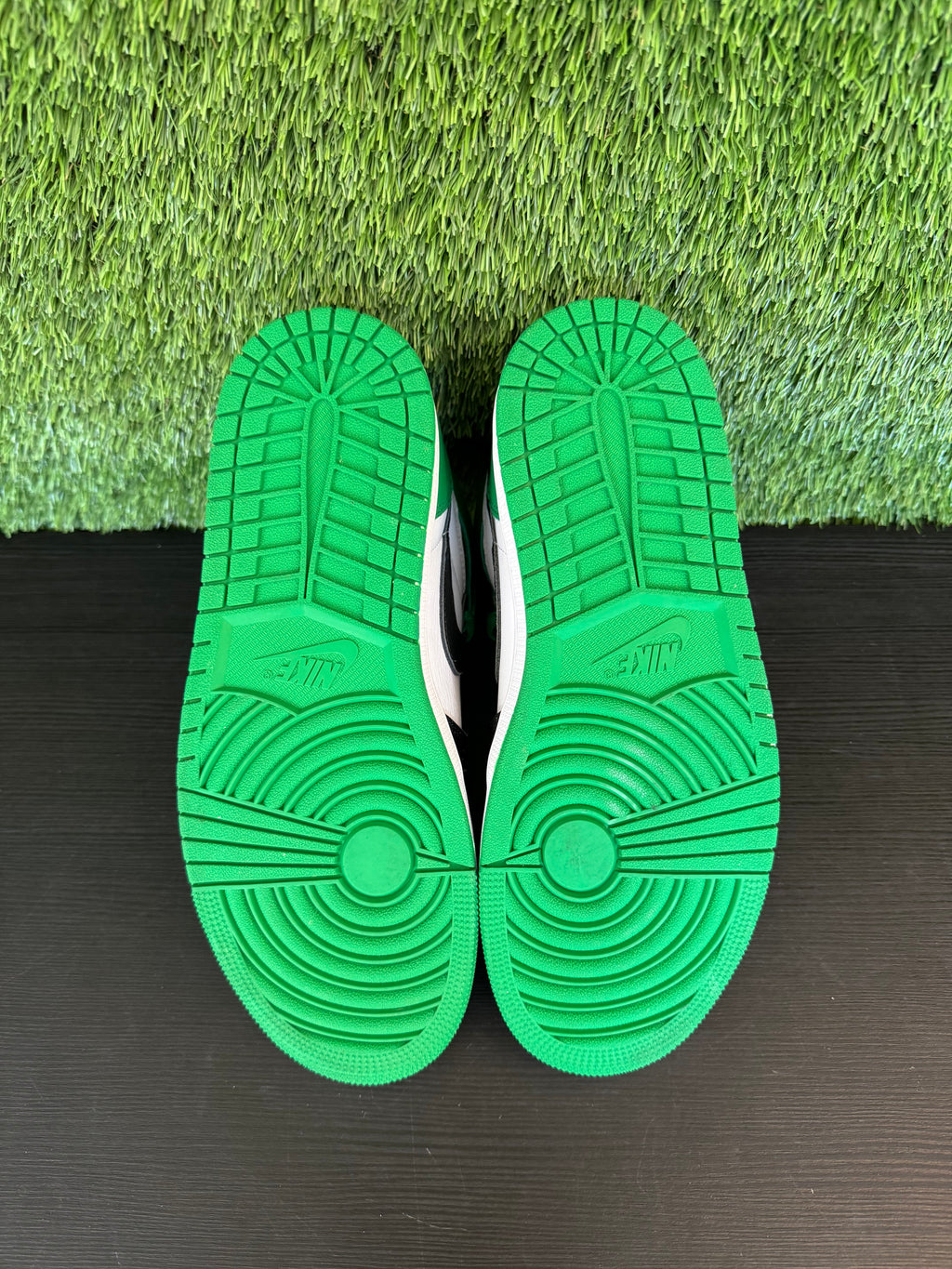 Jordan 1 Retro High OG Lucky Green