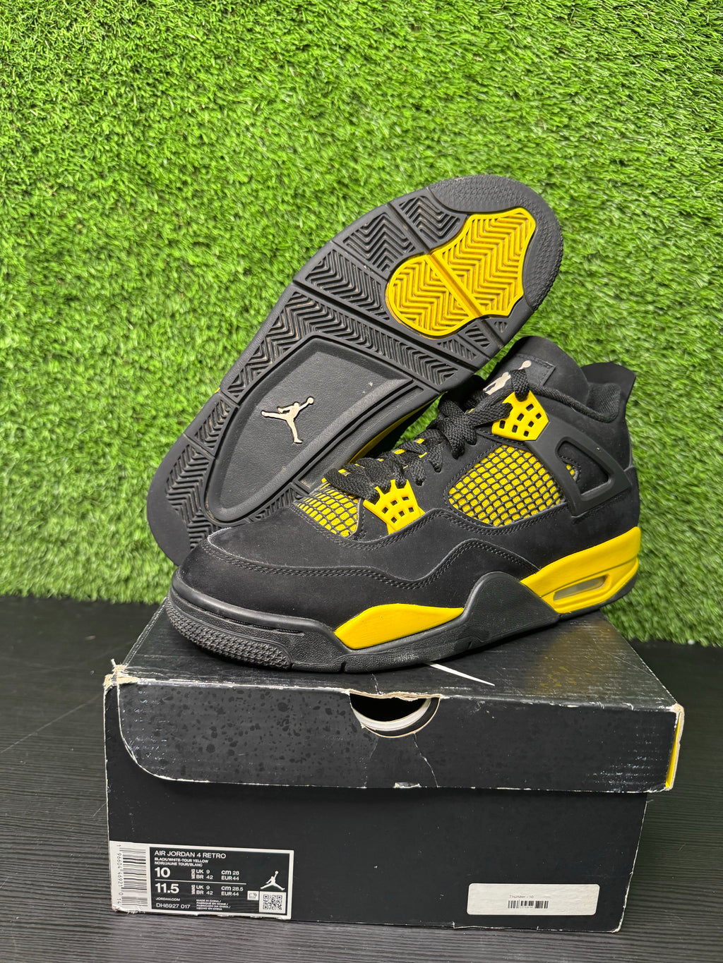 Jordan 4 Retro Thunder (2023)