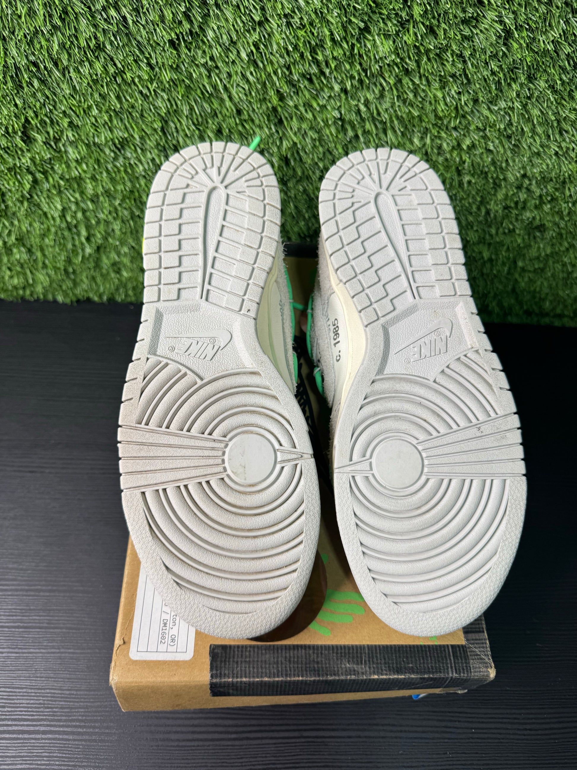 Off-White lot 14