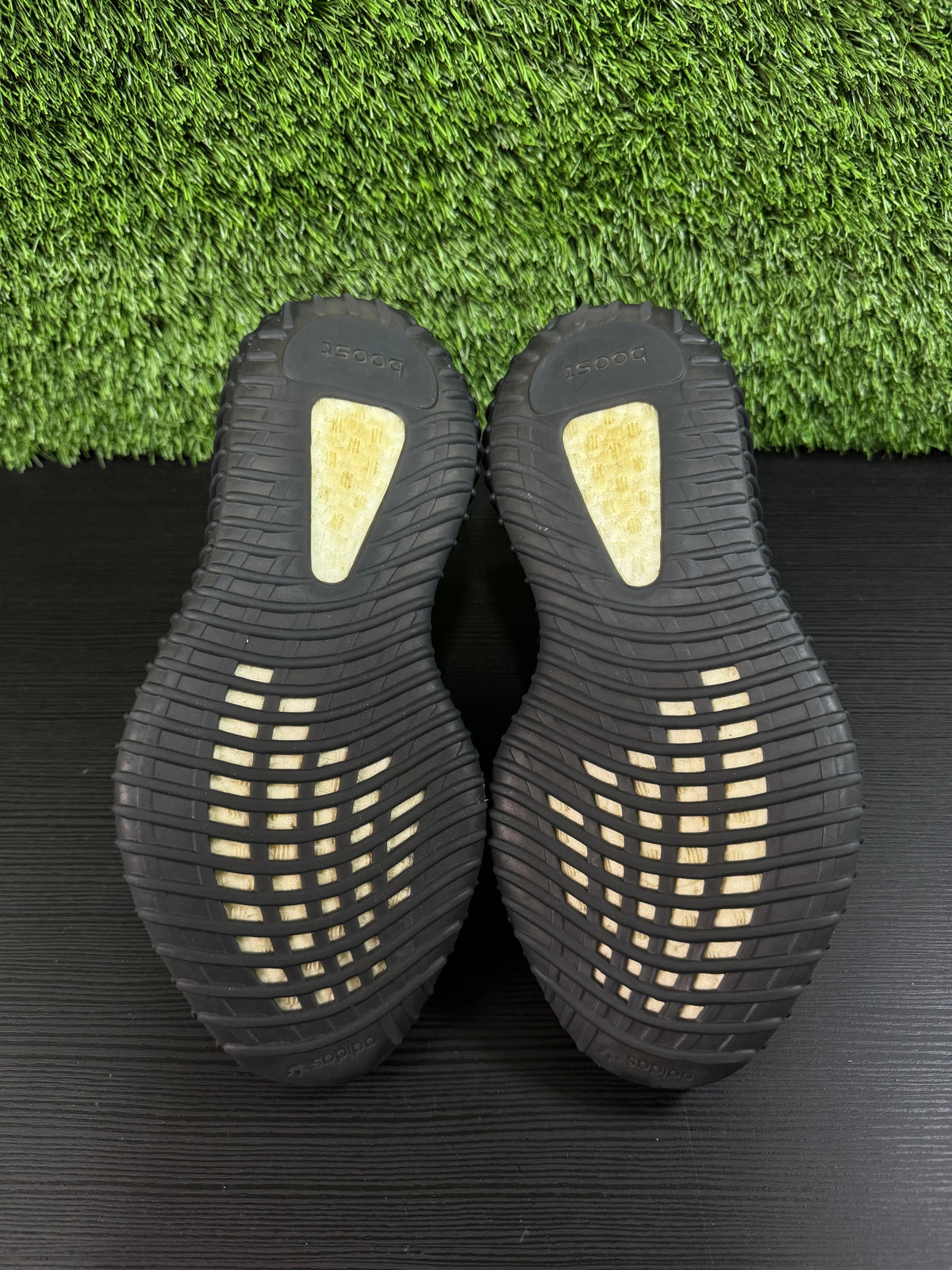 Yeezy 350 V2 Yecheil
