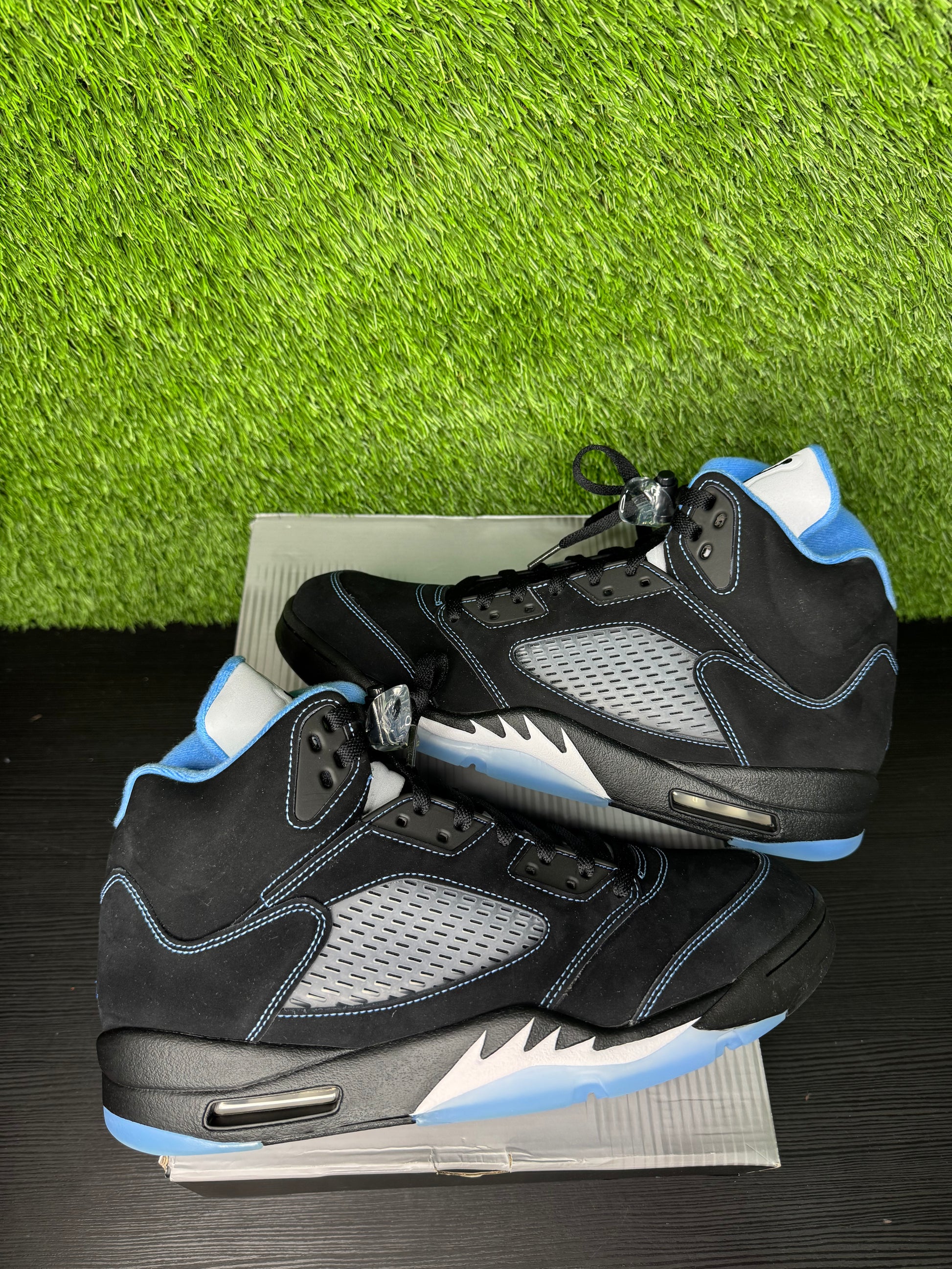Jordan 5 Black Carolina UNC