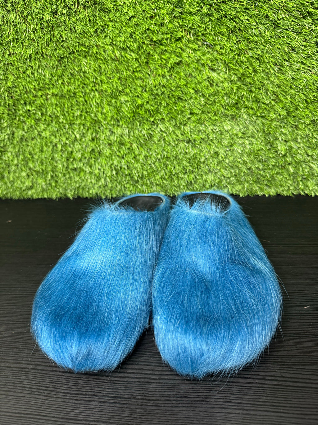 Marni blue fur slides