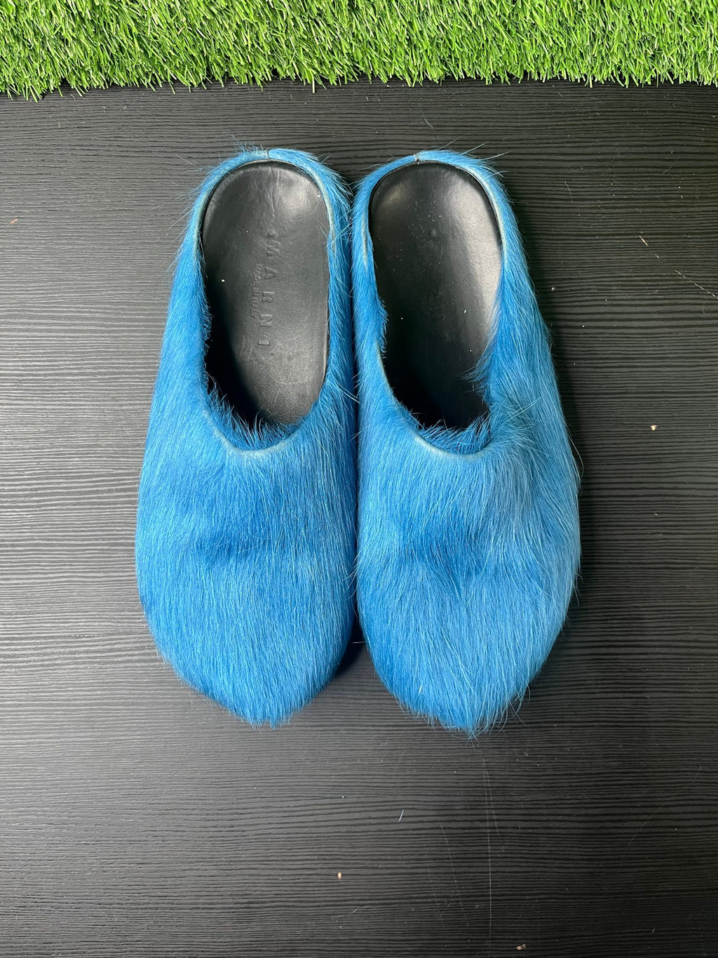 Marni blue fur slides