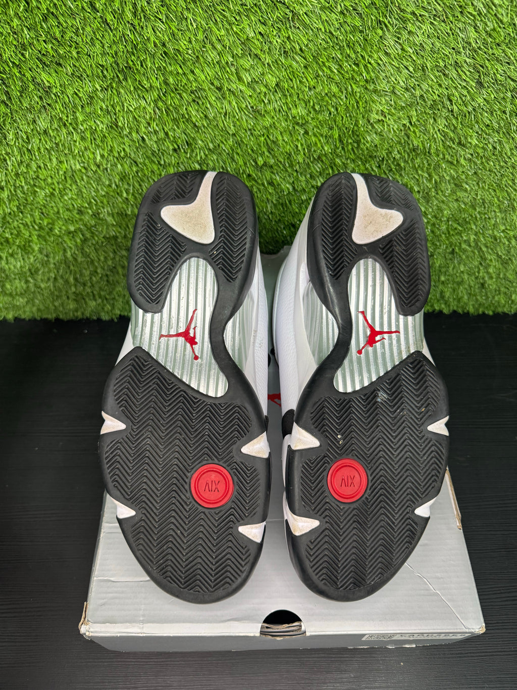 Jordan 14 Retro Black Toe (2024)