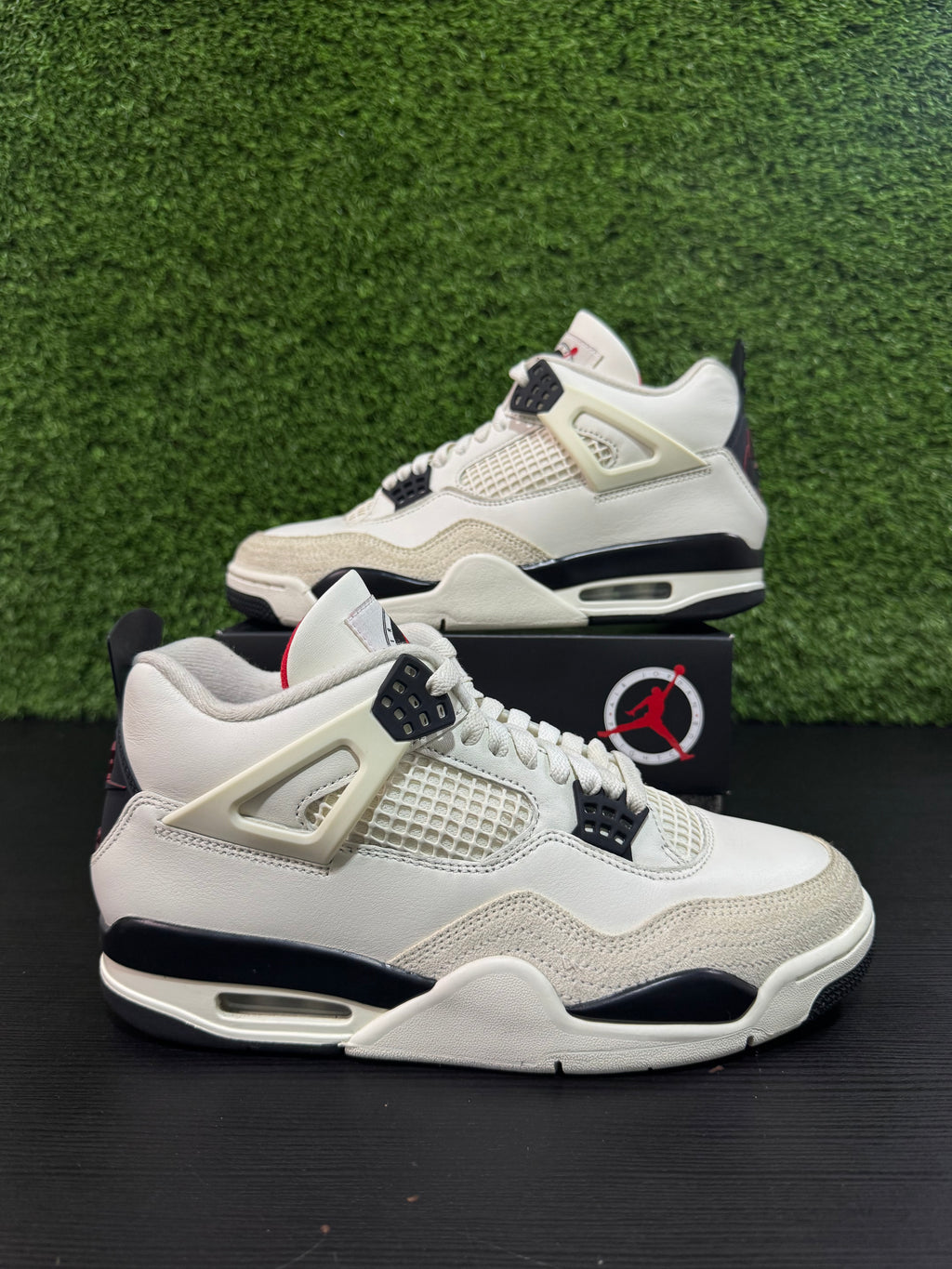 Jordan 4 Retro Flight Club