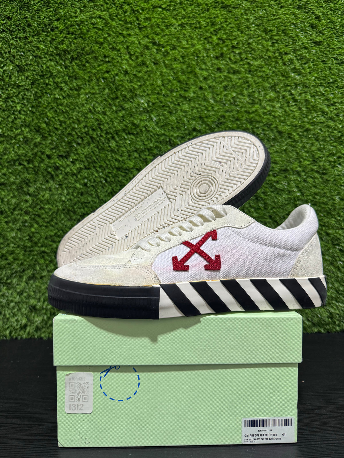 Off white vulcanized black white red