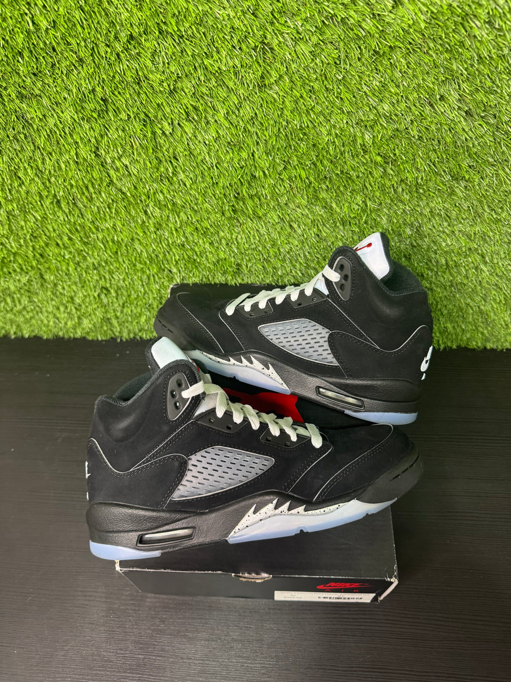 Jordan 5 metallic black