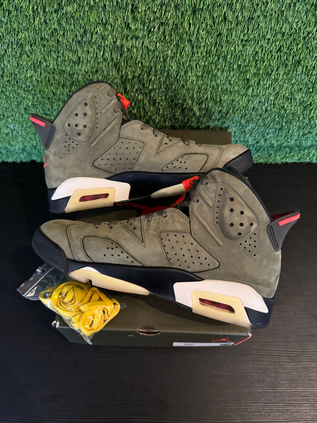Jordan 6 Retro Travis Scott Olive