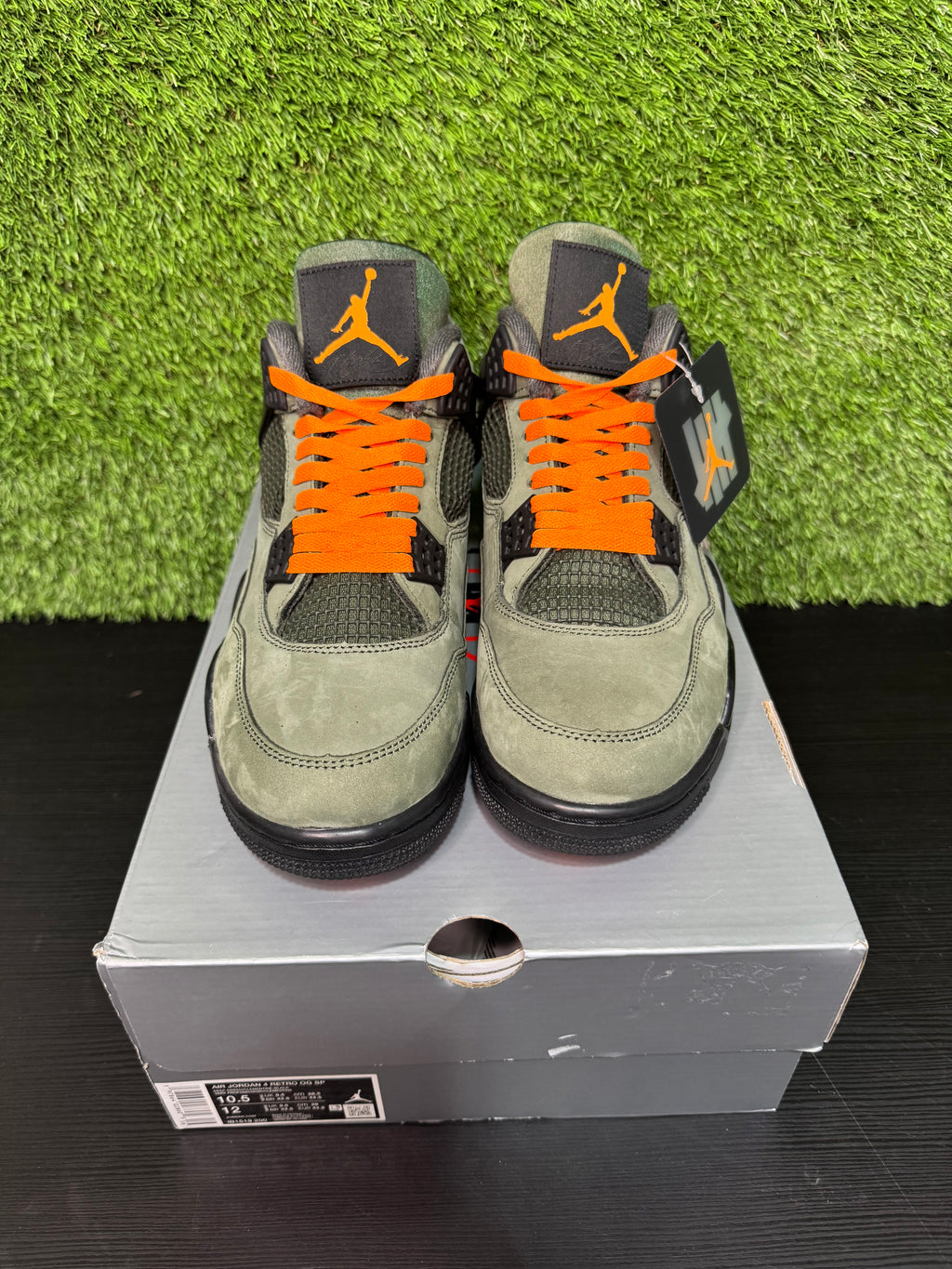 Jordan Retro 4 undefeated