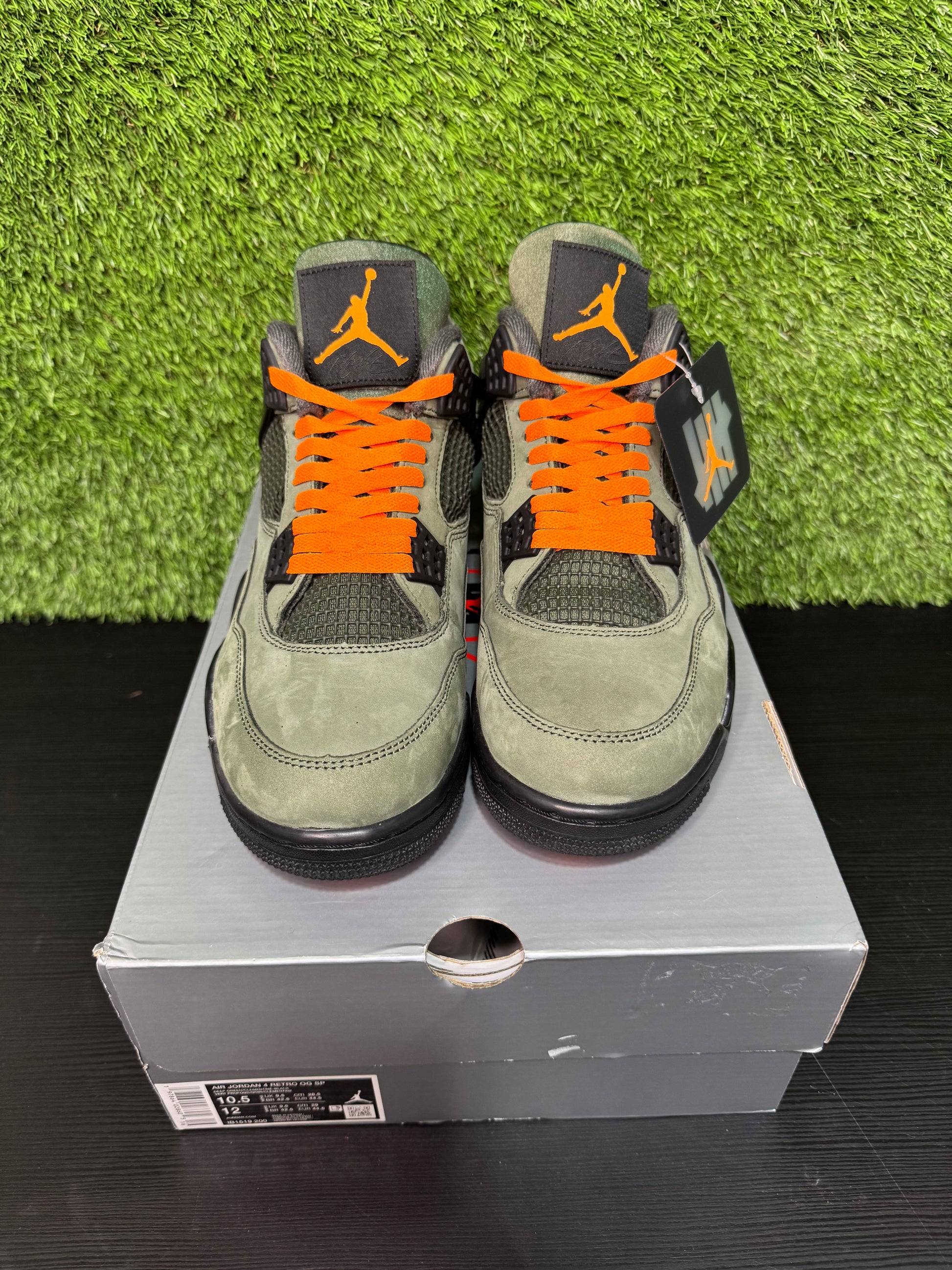 Jordan Retro 4 undefeated