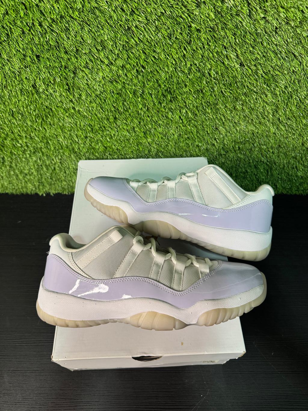 Jordan 11 Retro low Pure violet