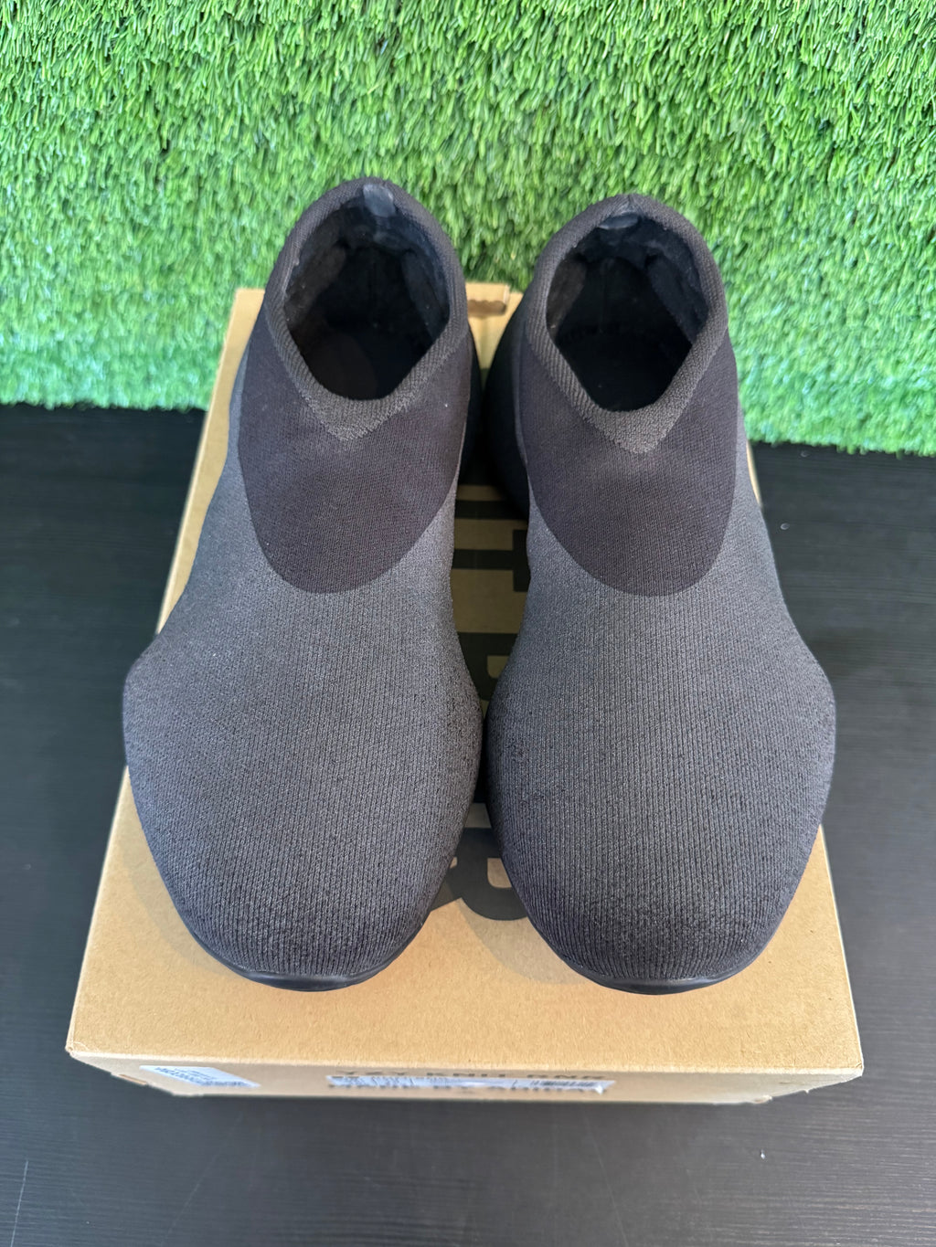 adidas Yeezy Knit RNR Fade Onyx