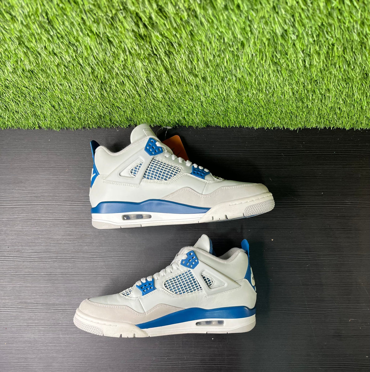 Jordan 4 Retro Military Blue (2024)