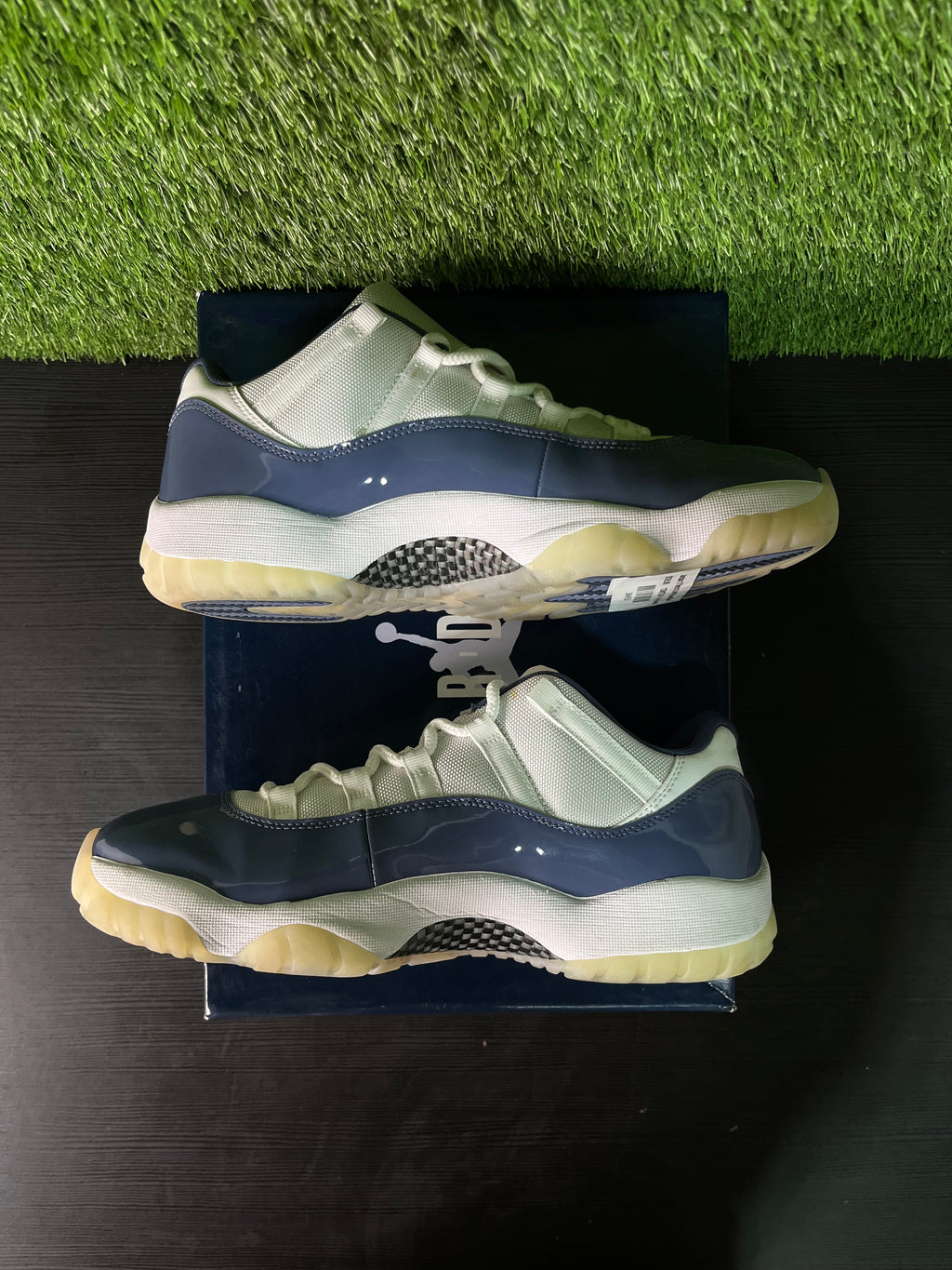 Jordan 11 Retro Low Diffused Blue