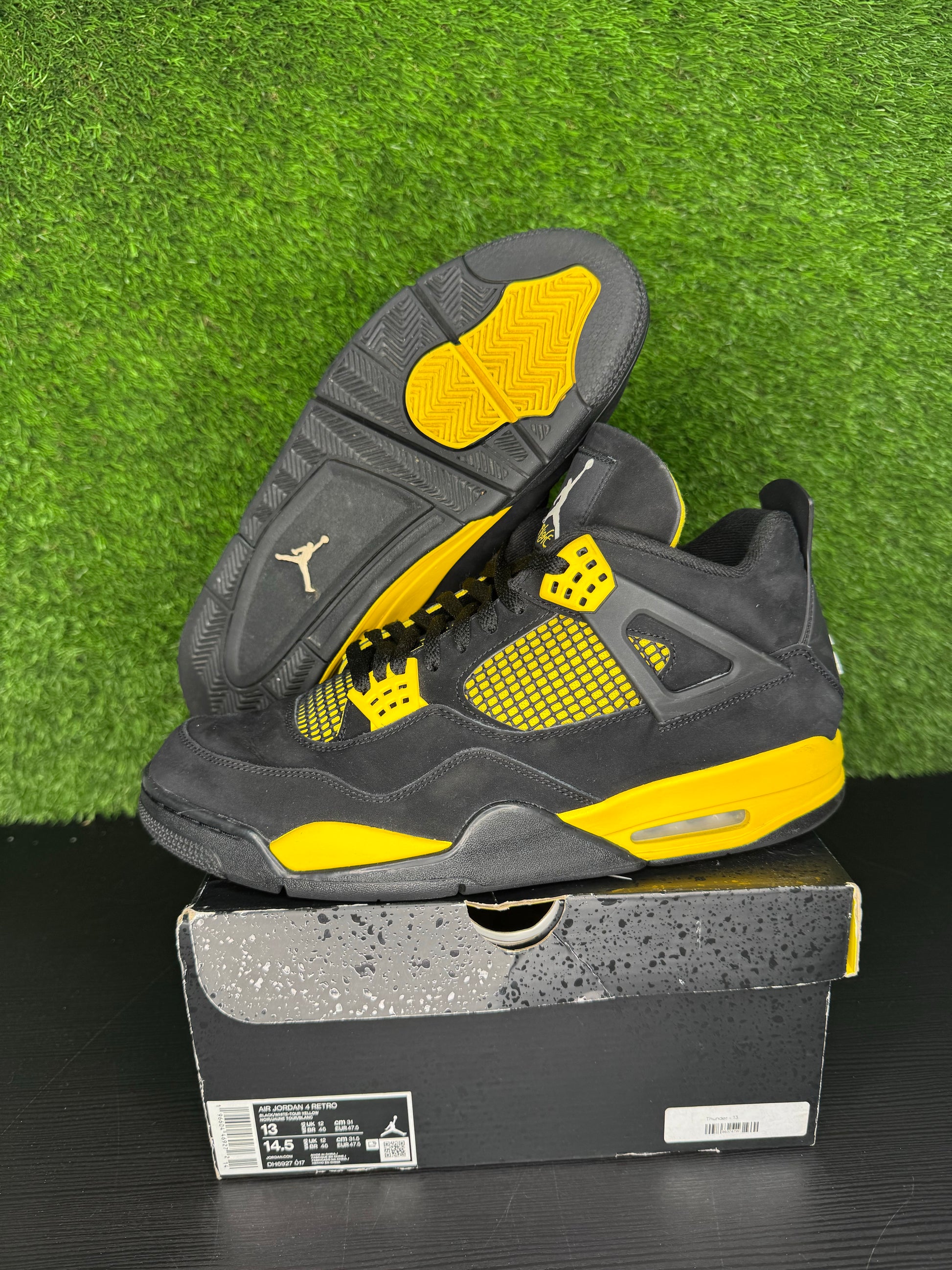 Jordan 4 Retro Thunder (2023)