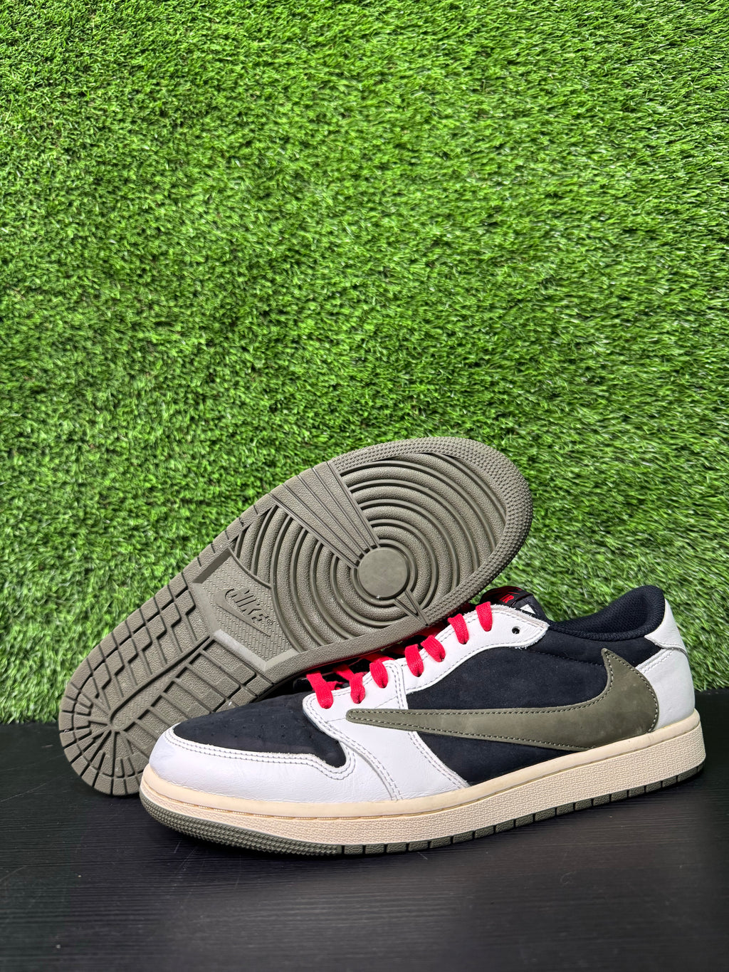 Jordan 1 Travis Scott Olive women’s