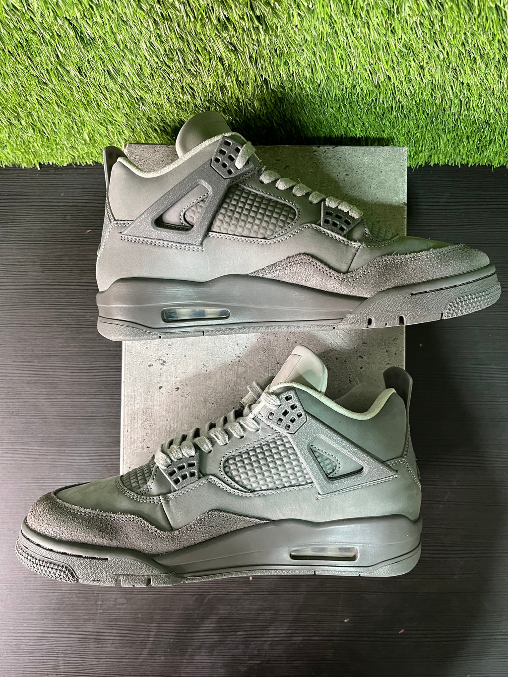 Jordan 4 Retro Paris wet cement