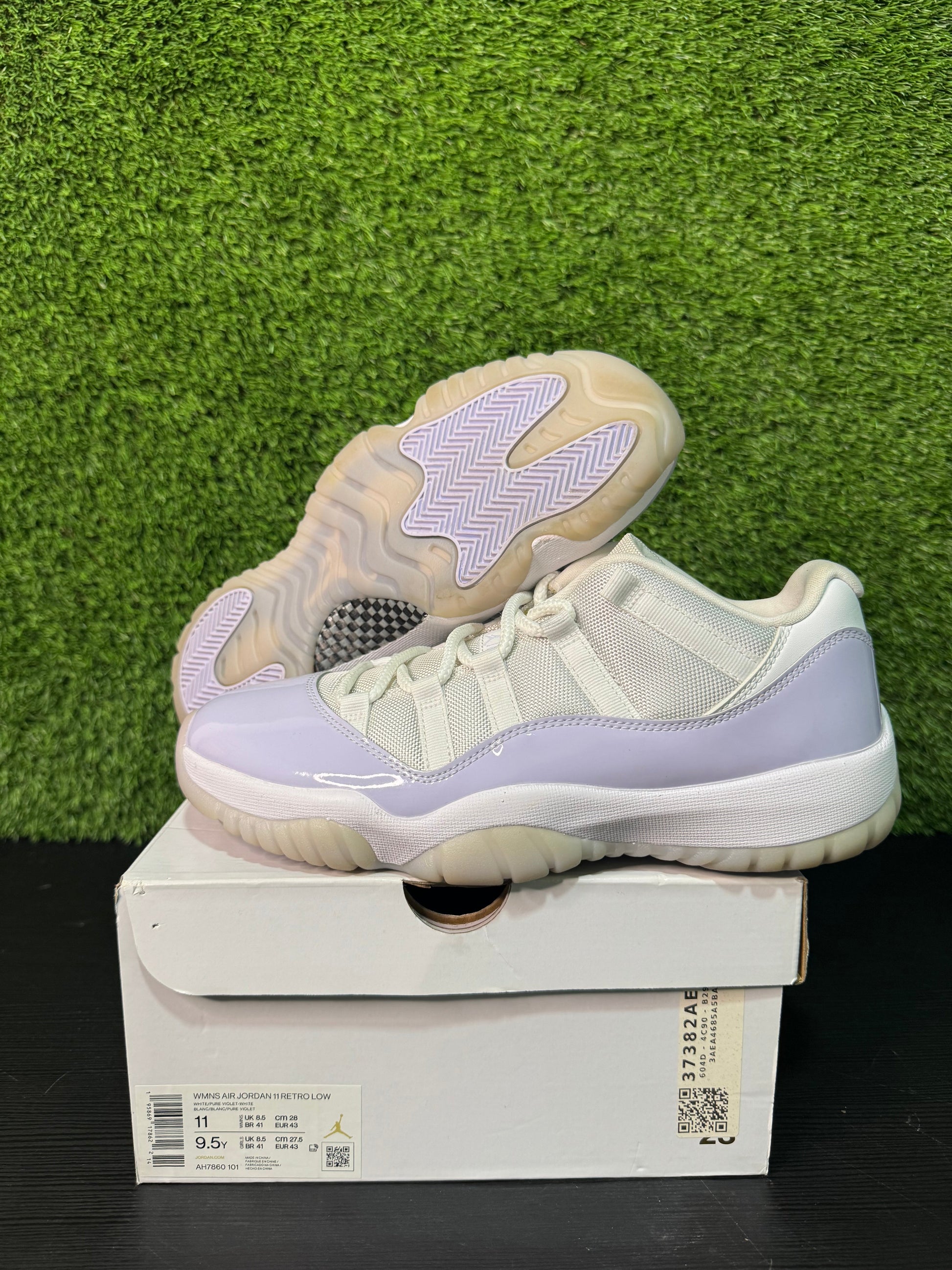 Jordan 11 Retro low Pure violet