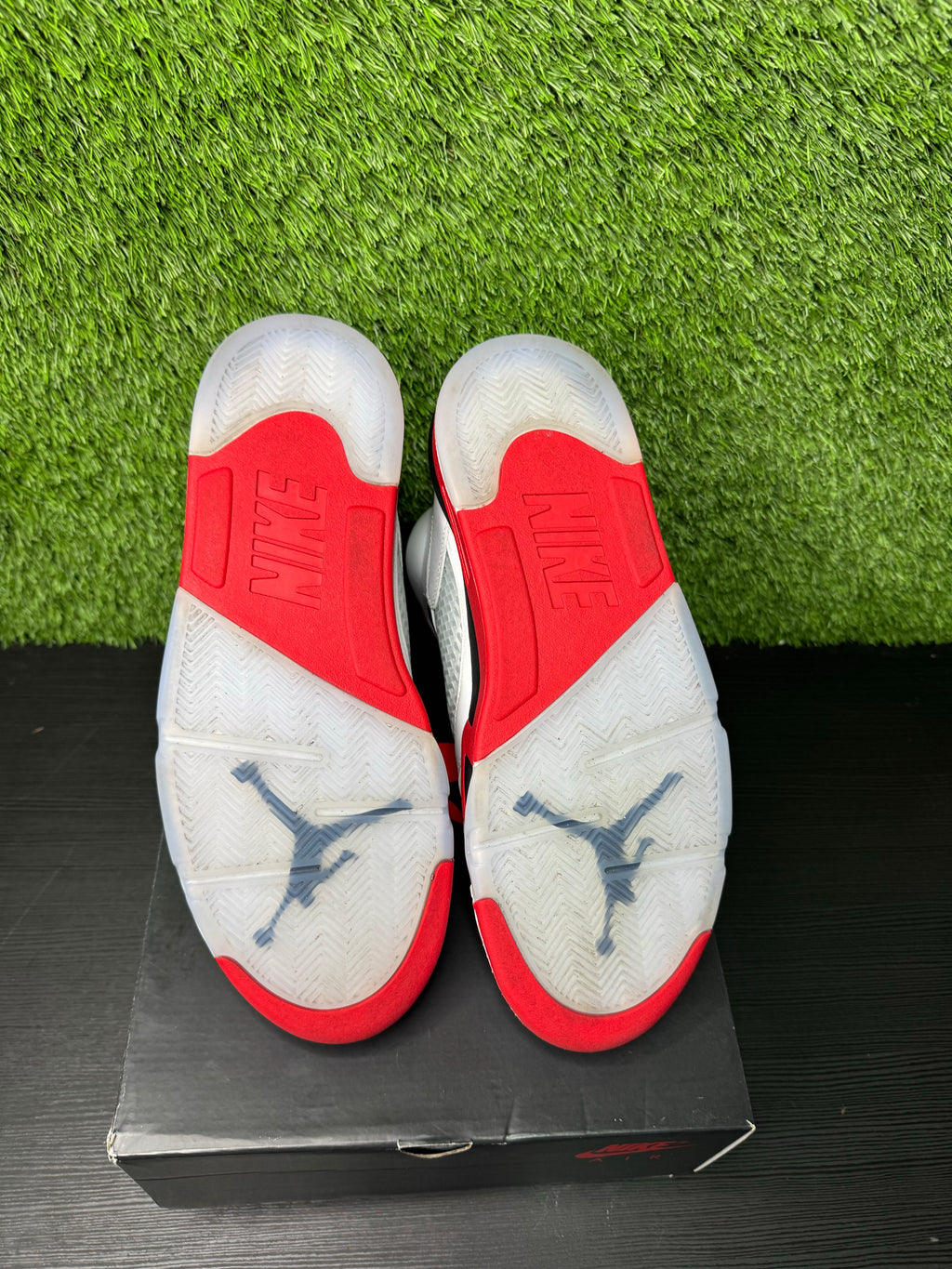Jordan 5 Fire red