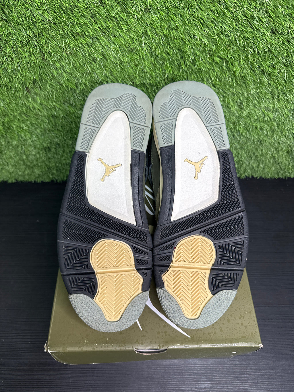 Jordan retro 4 craft olive