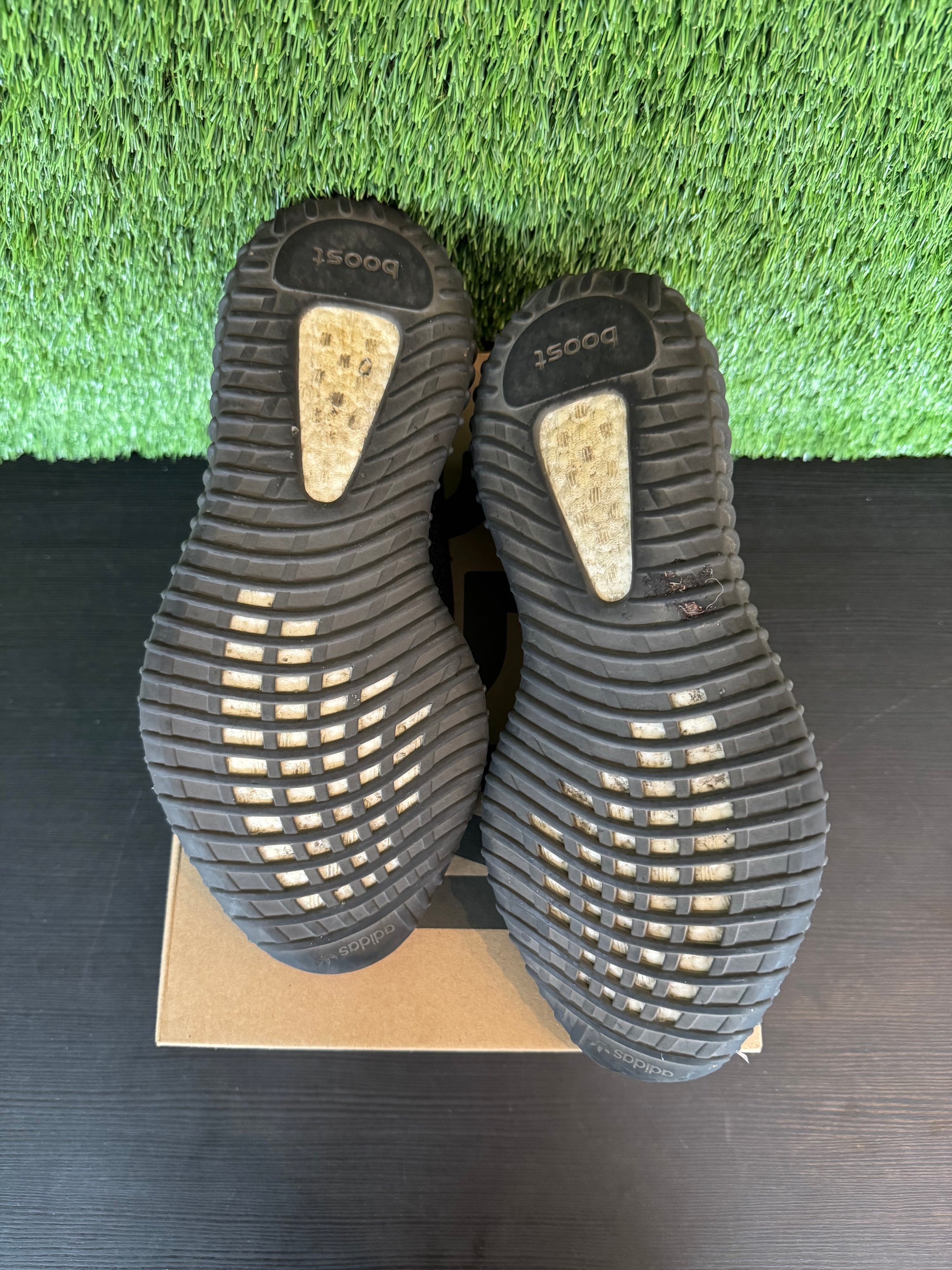 adidas Yeezy Boost 350 V2 Dazzling Blue